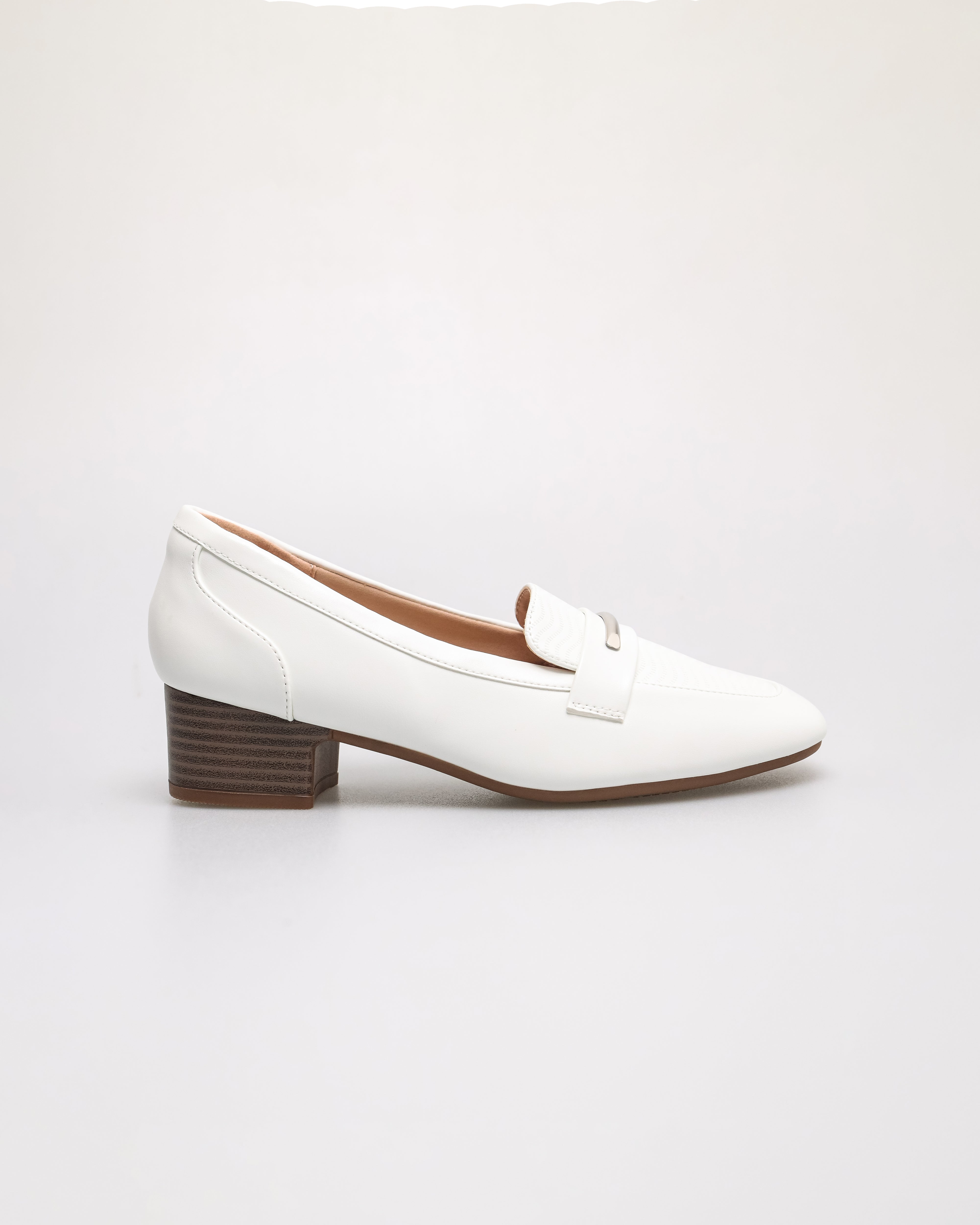 Tomaz NN368 Ladies Wavy Silver Charm Loafers (White)