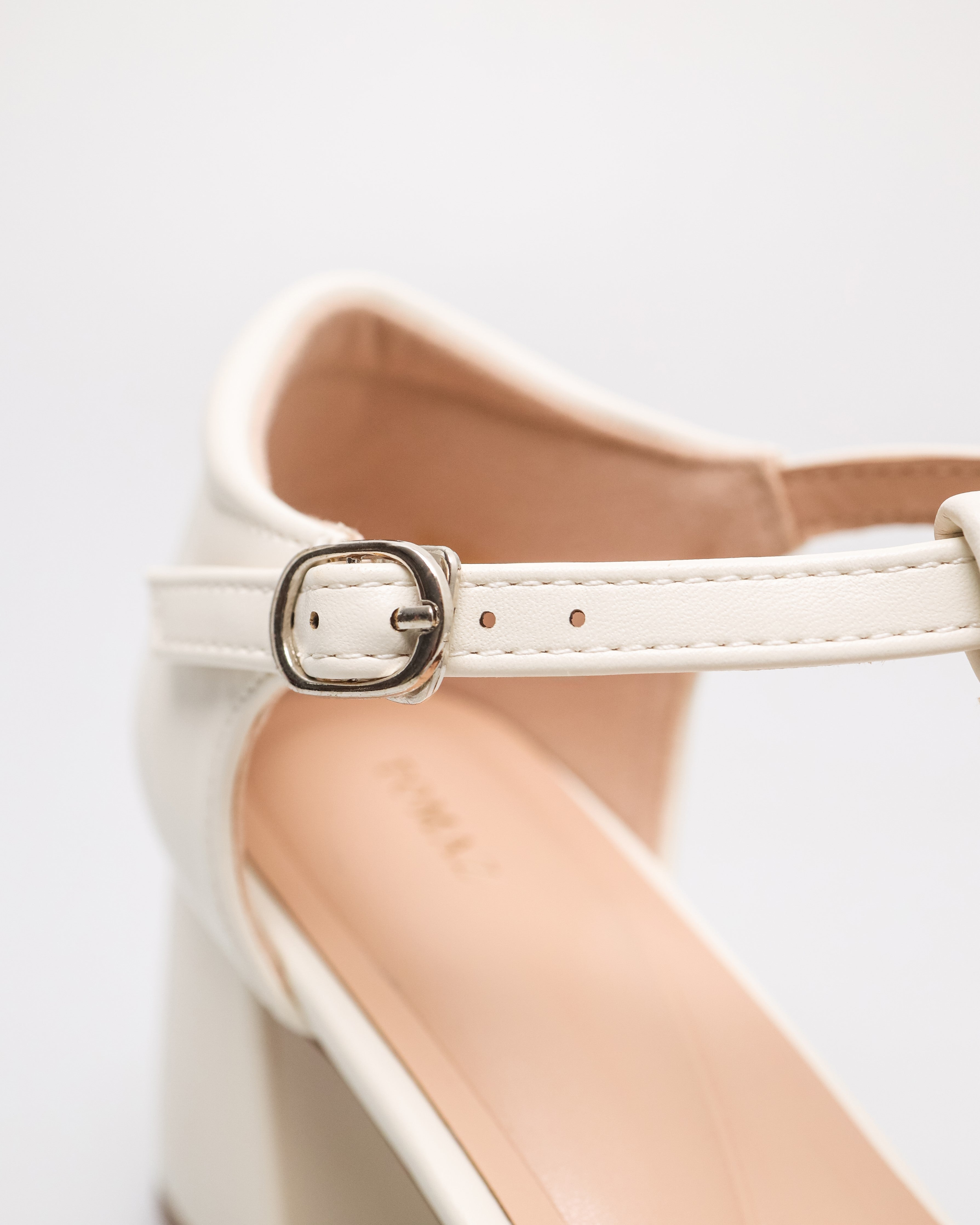 Tomaz NN390 Ladies Mary Jane Heels (Cream)