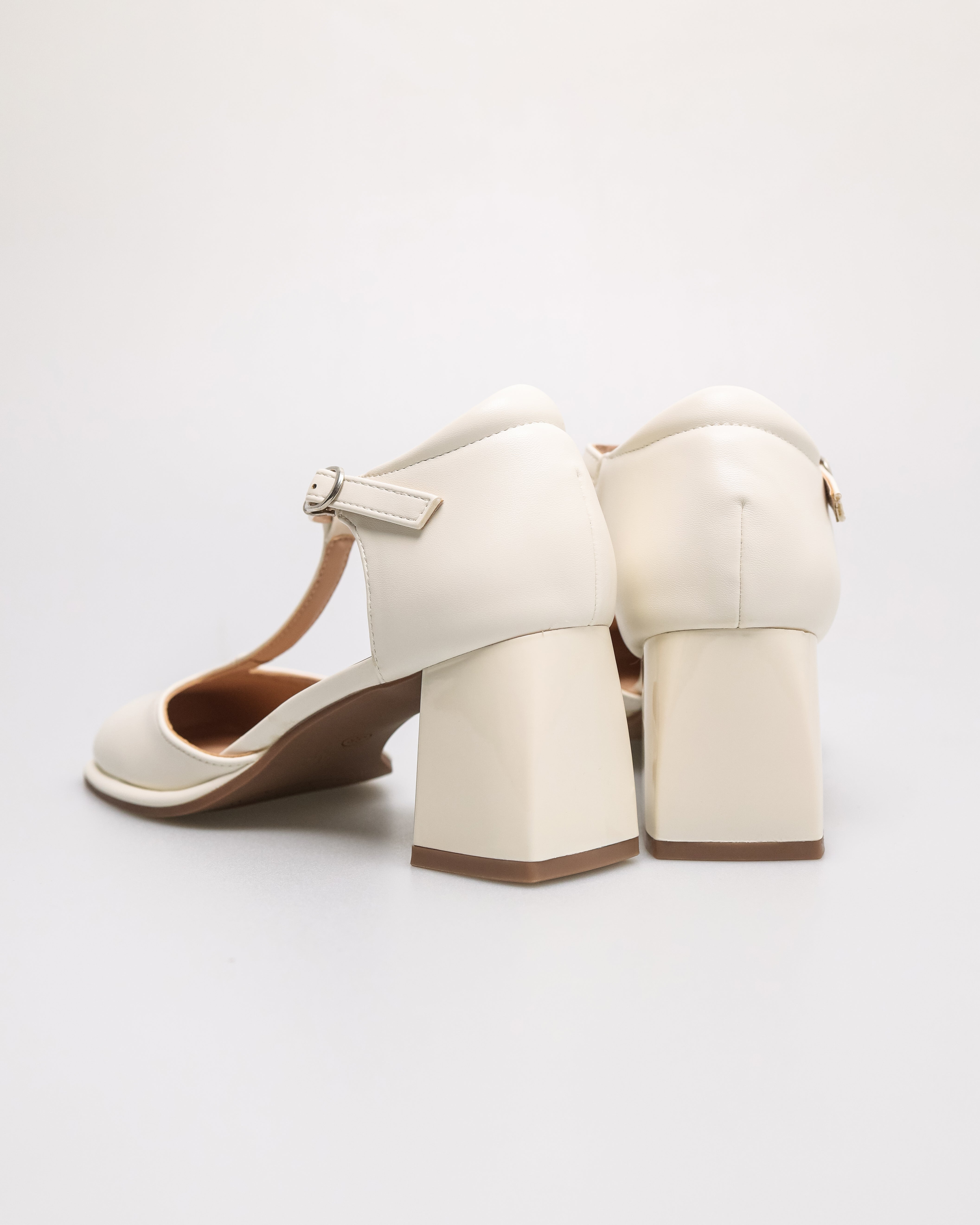 Tomaz NN390 Ladies Mary Jane Heels (Cream)