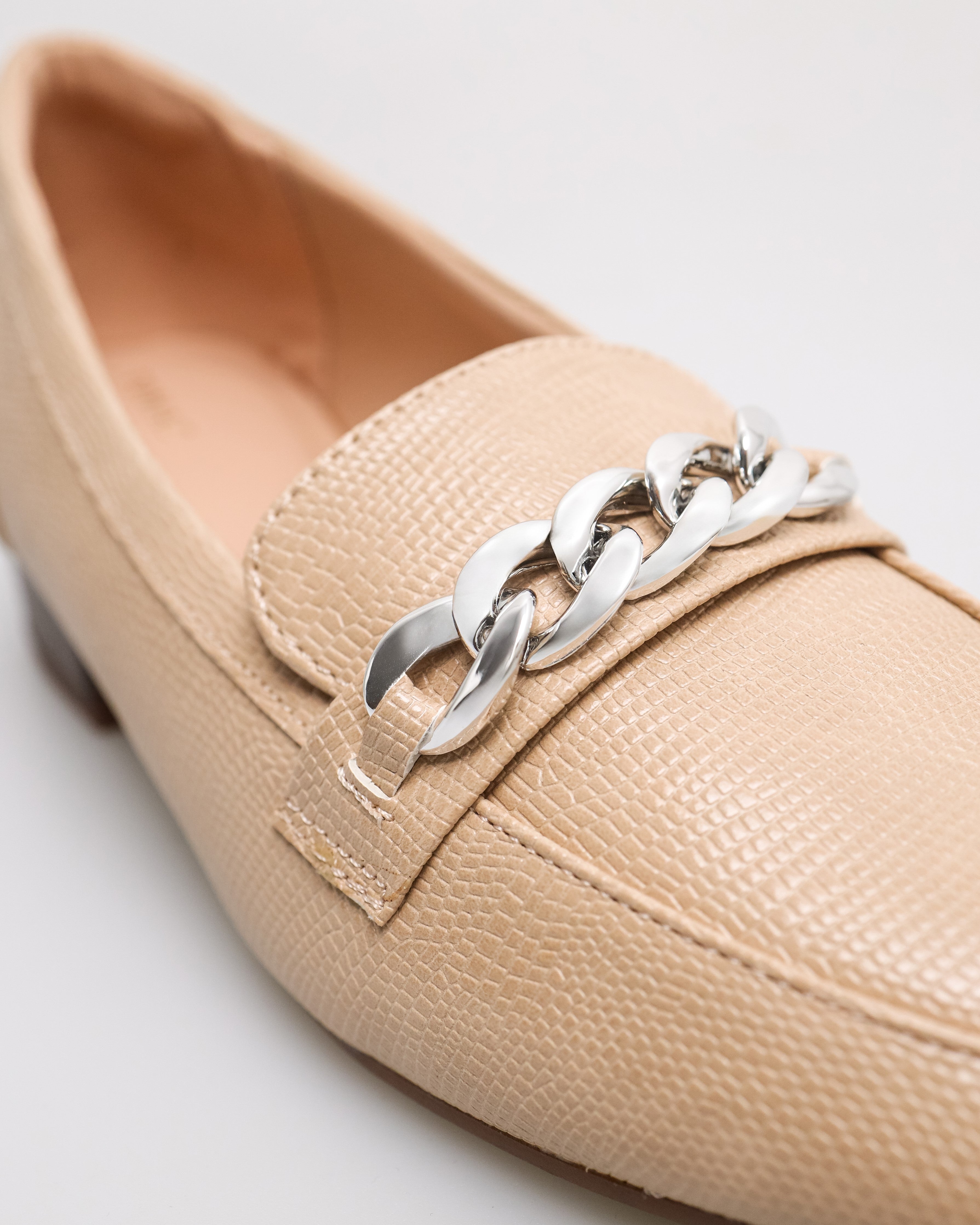 Tomaz NN367 Ladies Silvery Chain Loafers (Beige)