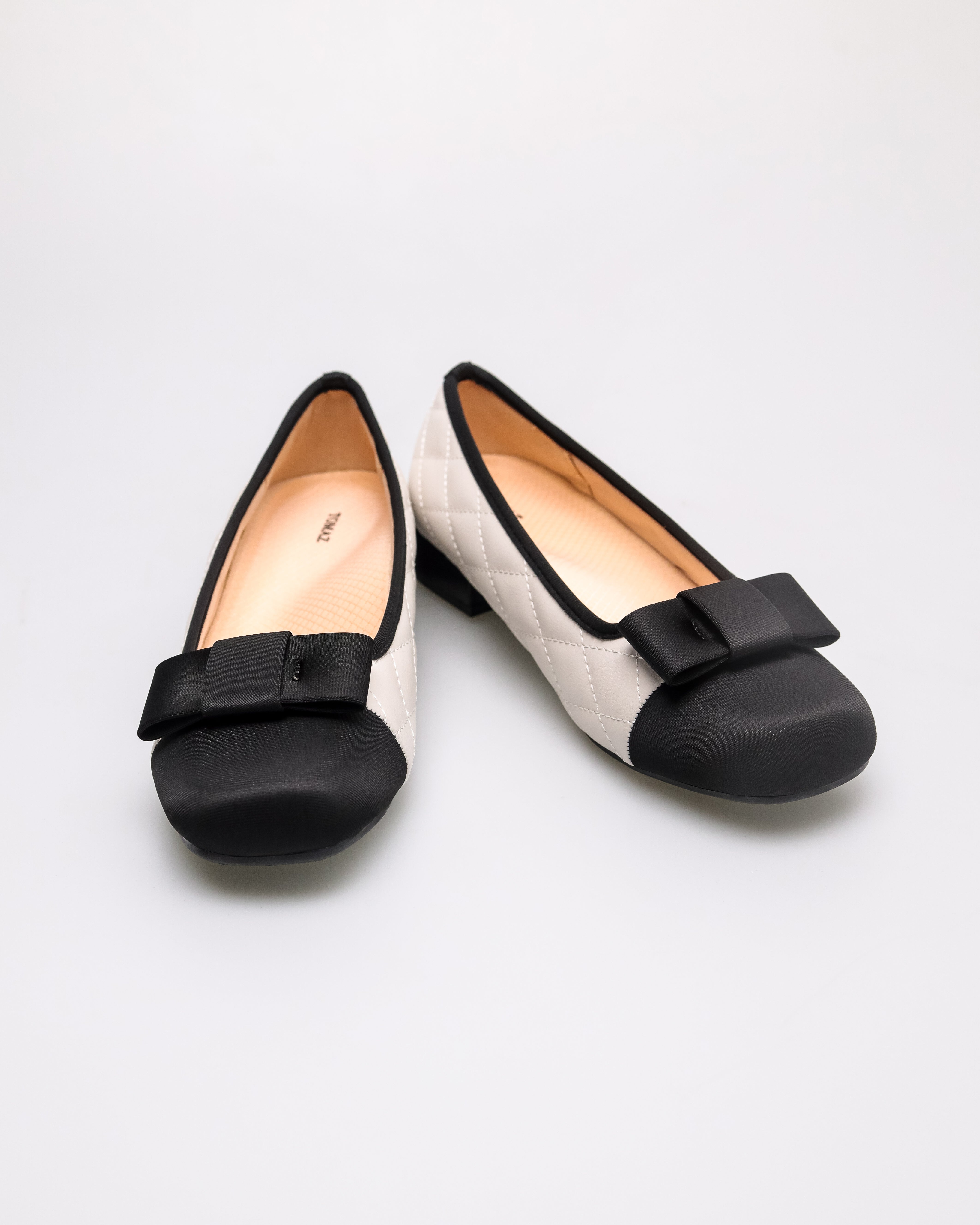 #color_black/camel
