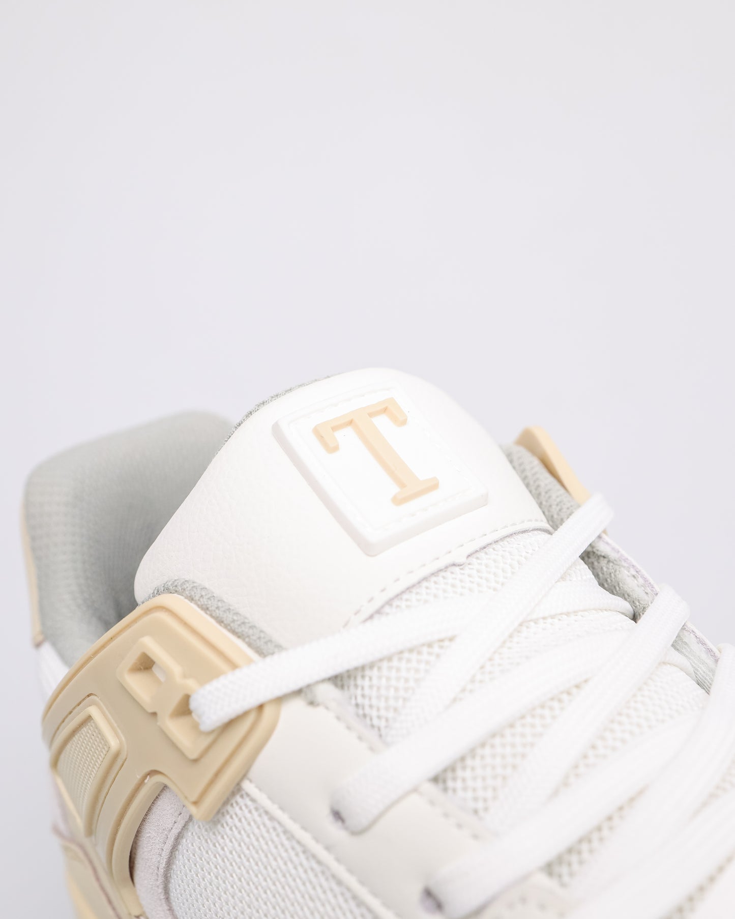 Tomaz TBB022 Mens Sneaker (White/Apricot)
