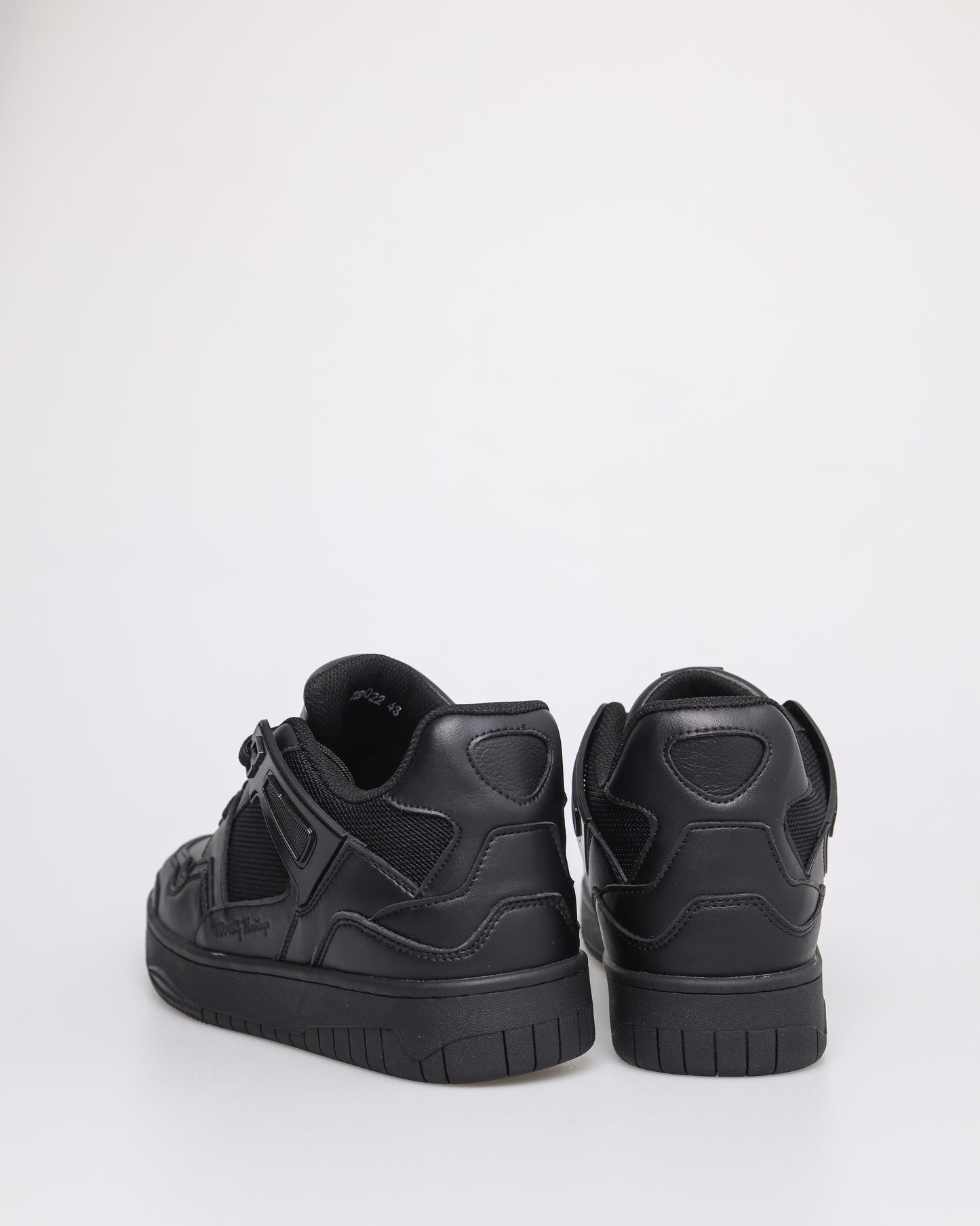 Tomaz TBB022 Mens Sneaker (Black)