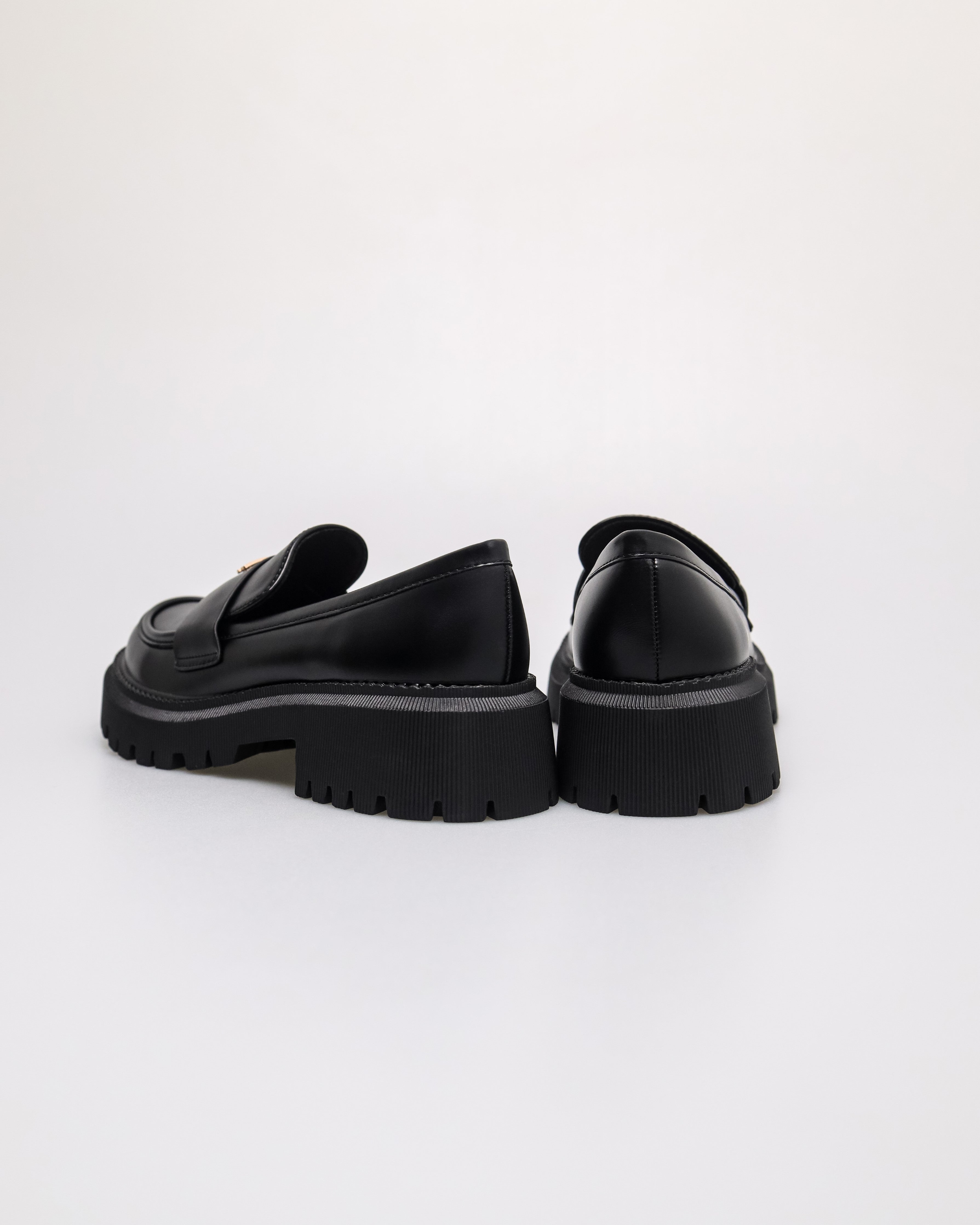 Tomaz FL110 Ladies Chunk T Loafers (Black)