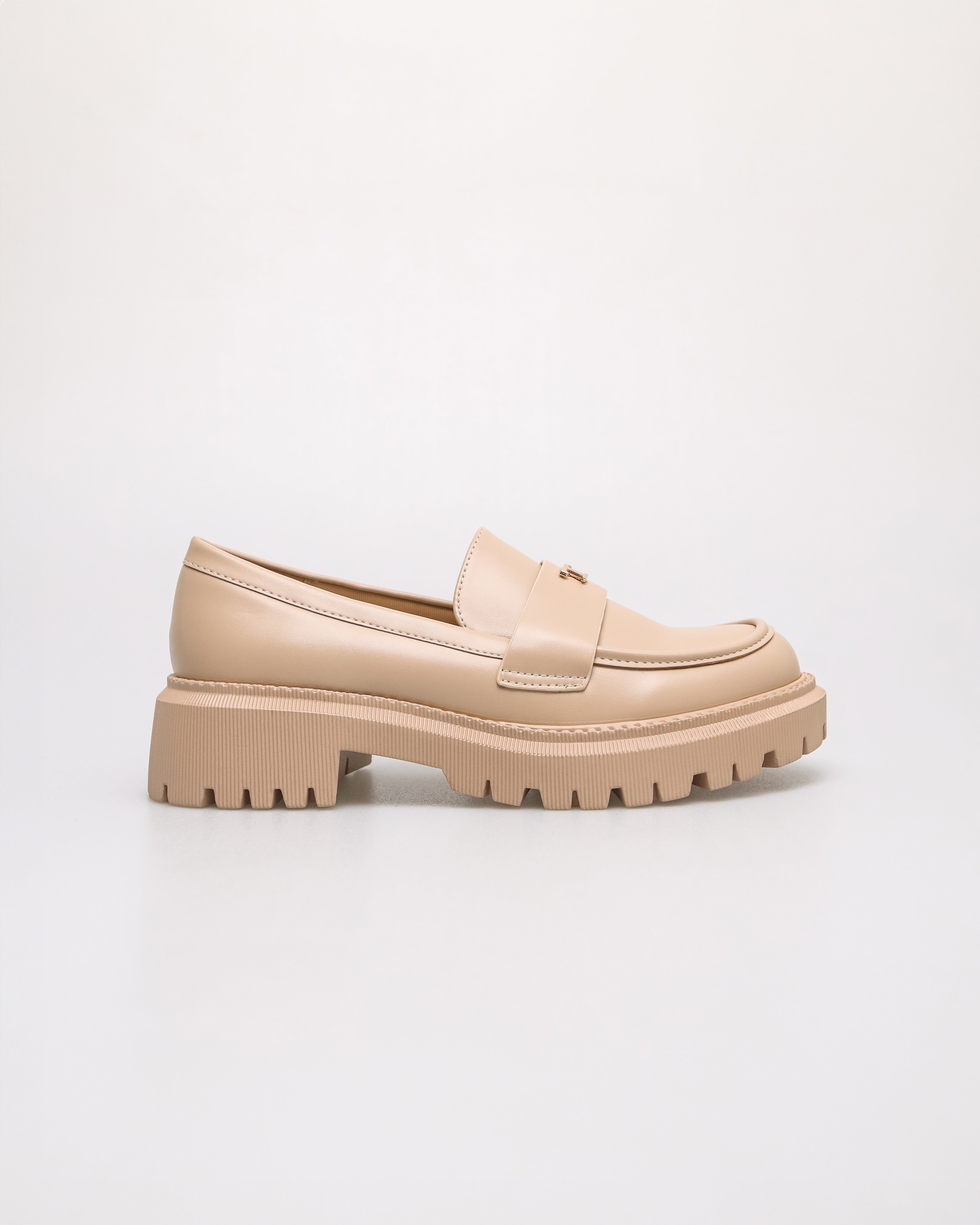 Tomaz FL110 Ladies Chunk T Loafers (Beige)