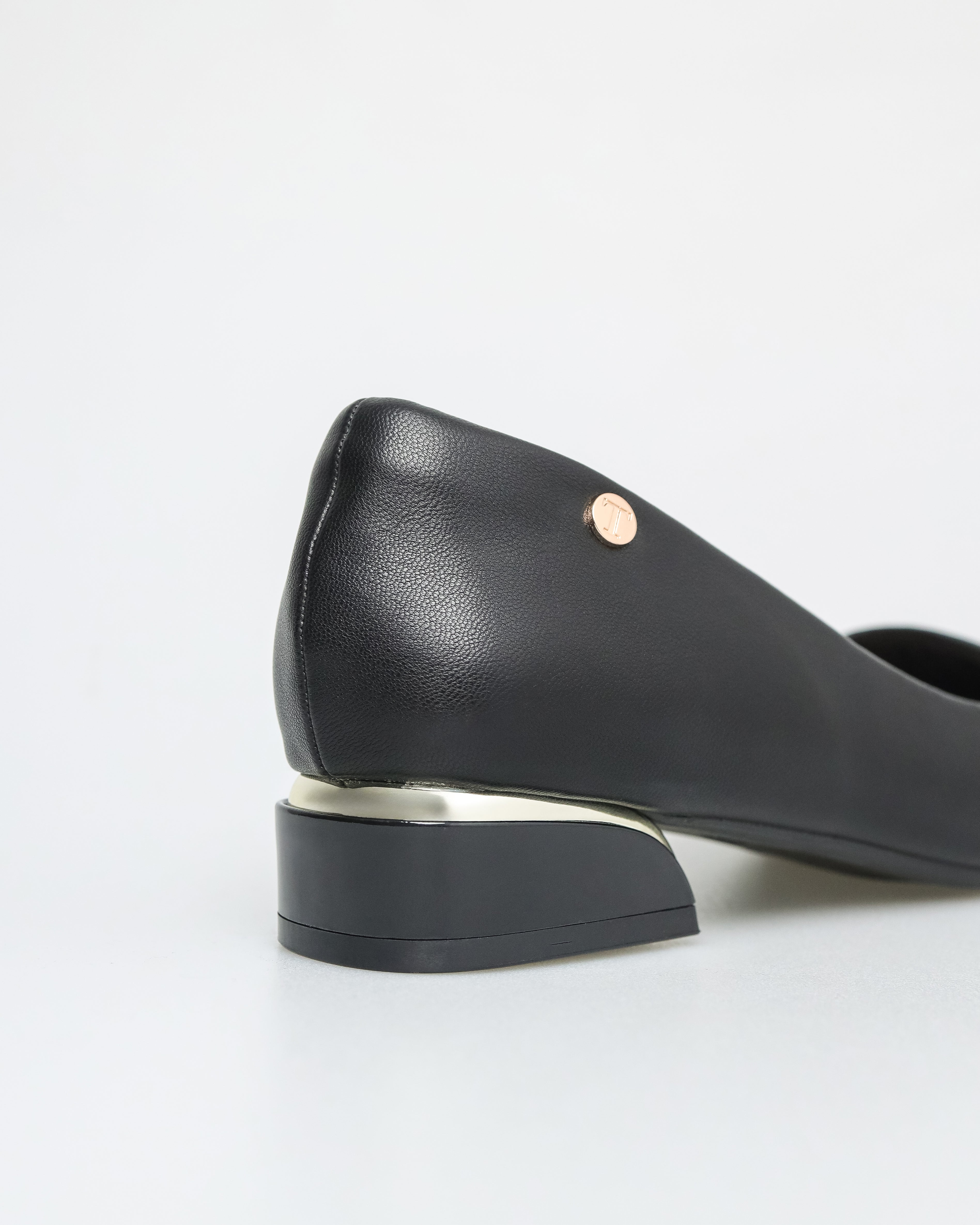 Tomaz NN237 Ladies Pointy Flats (Black)