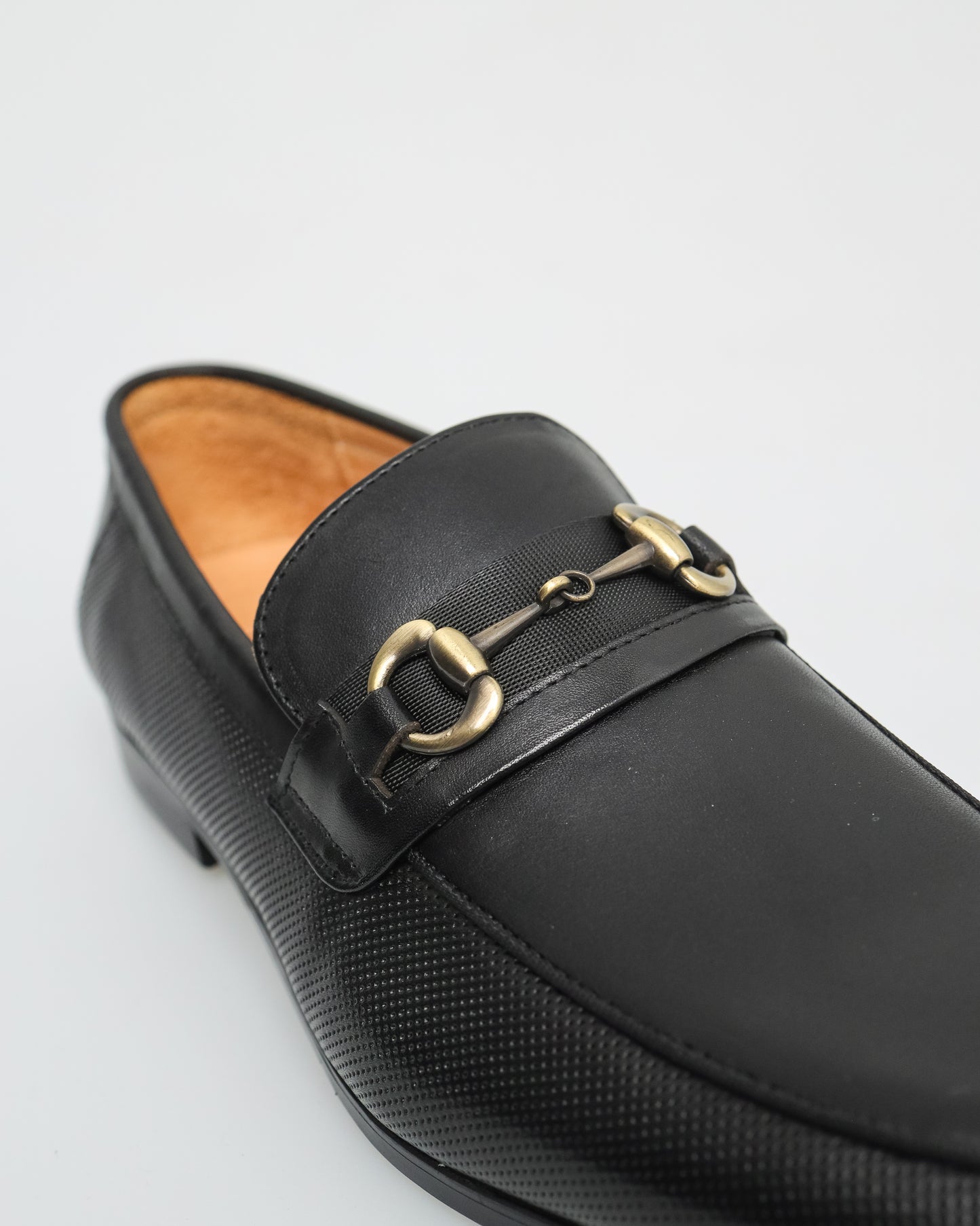 Tomaz F368 Men's Buckle Loafer (Black)