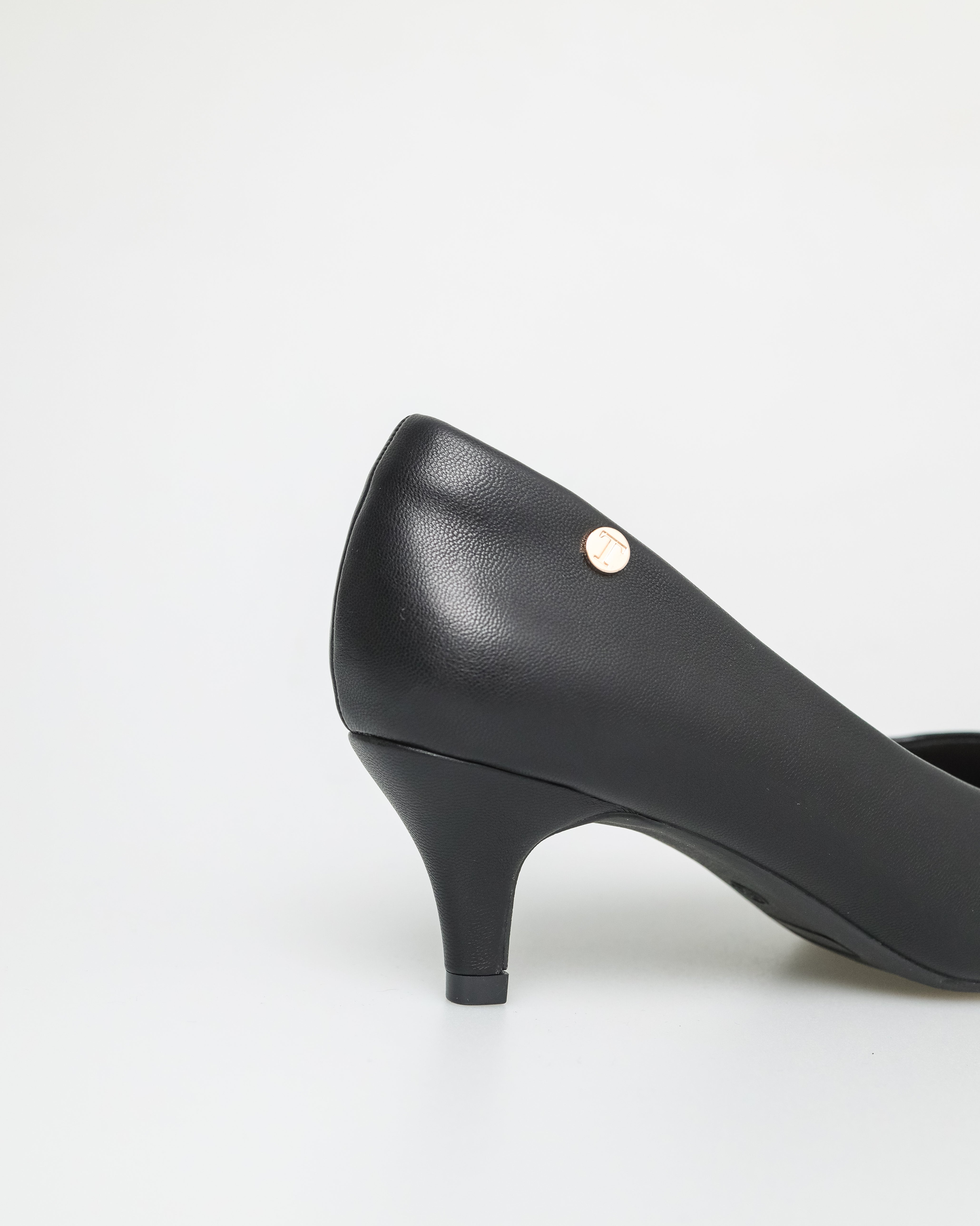 Tomaz NN234 Ladies Pointy Kitten Heels (Black)