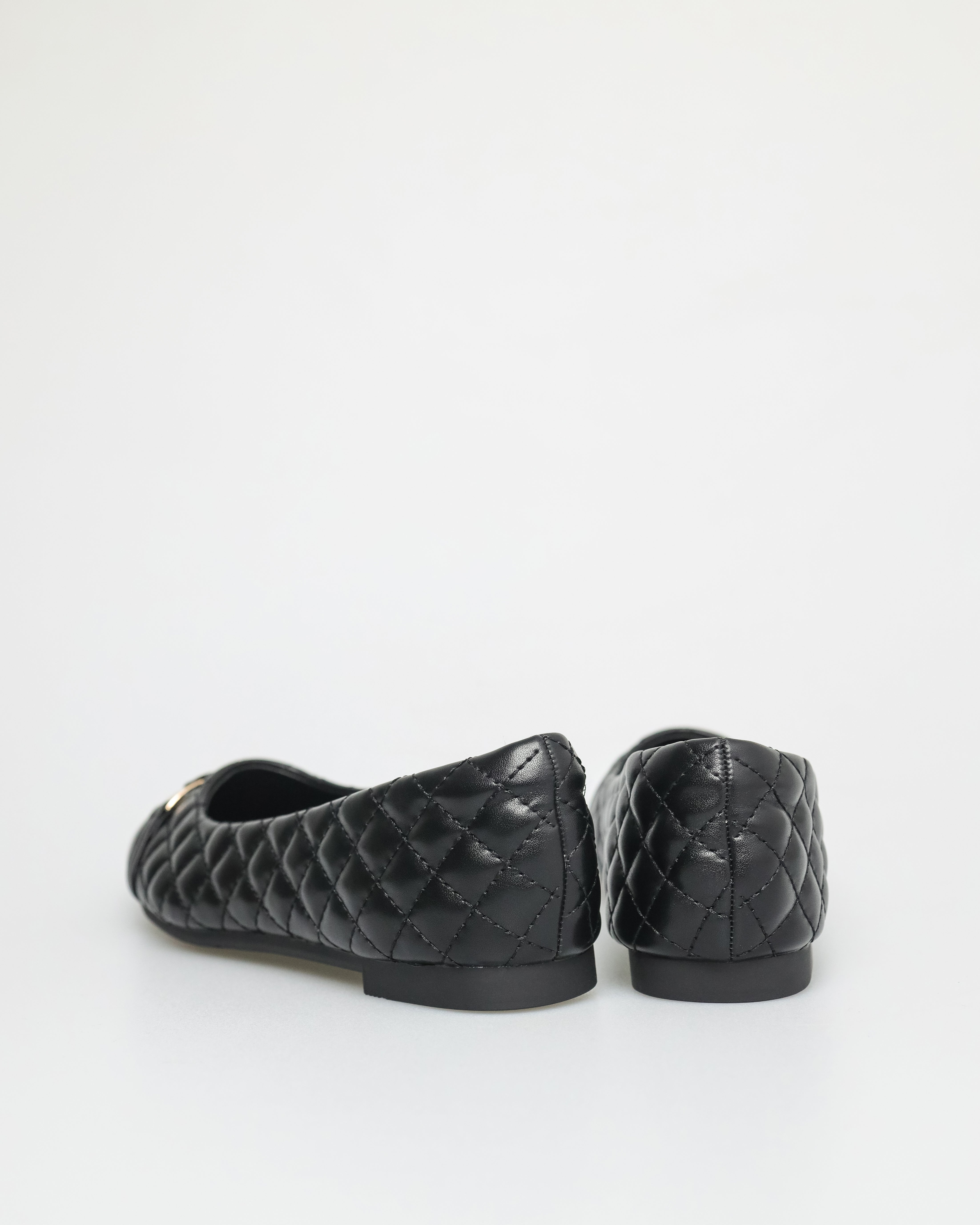 Tomaz NN251 Ladies Buckle Detail Quilted Flats (Black)