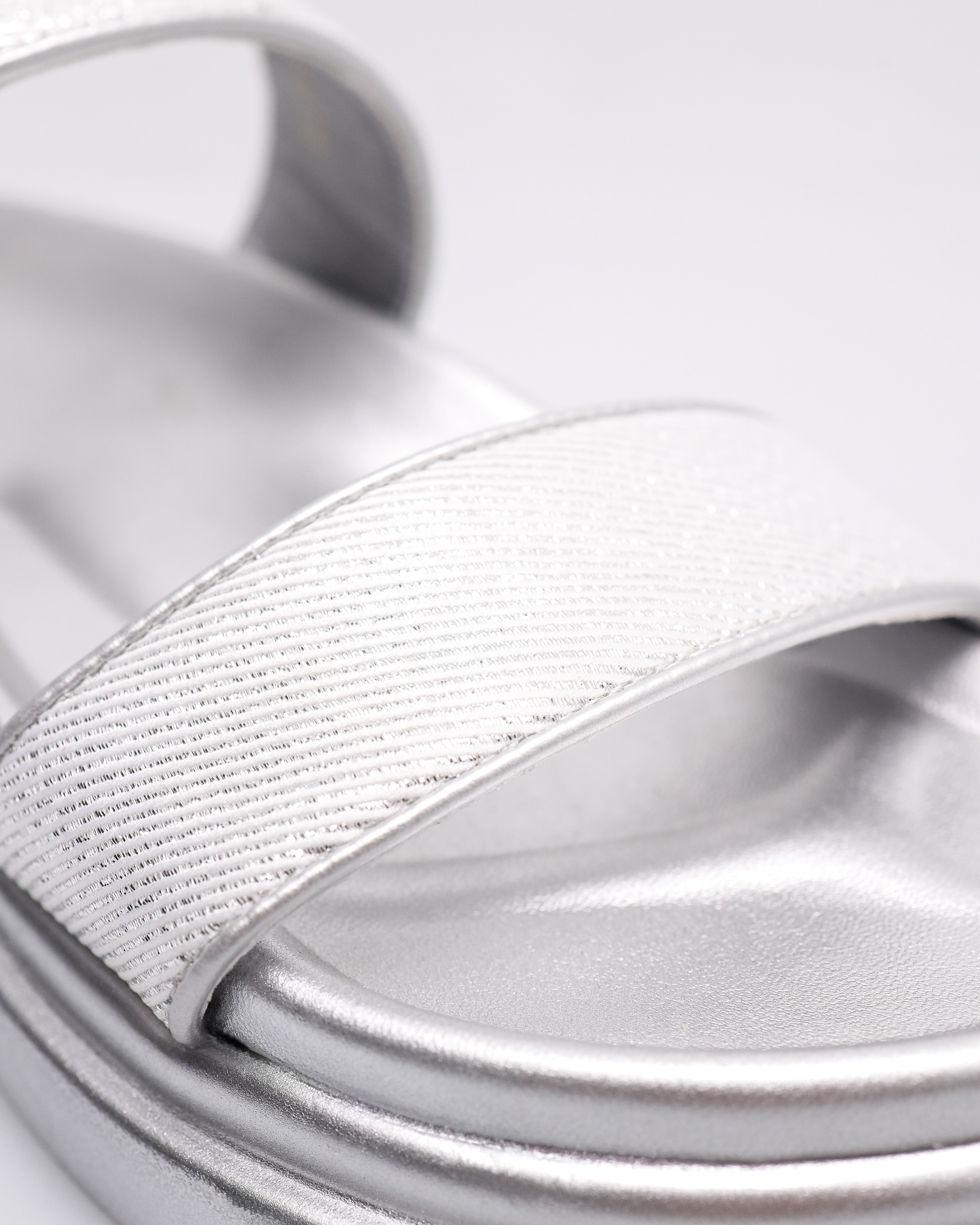 #color_silver