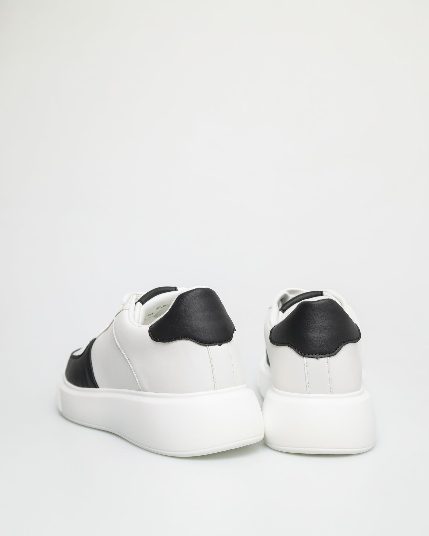 Tomaz YX152 Ladies Sneakers (White/Black)