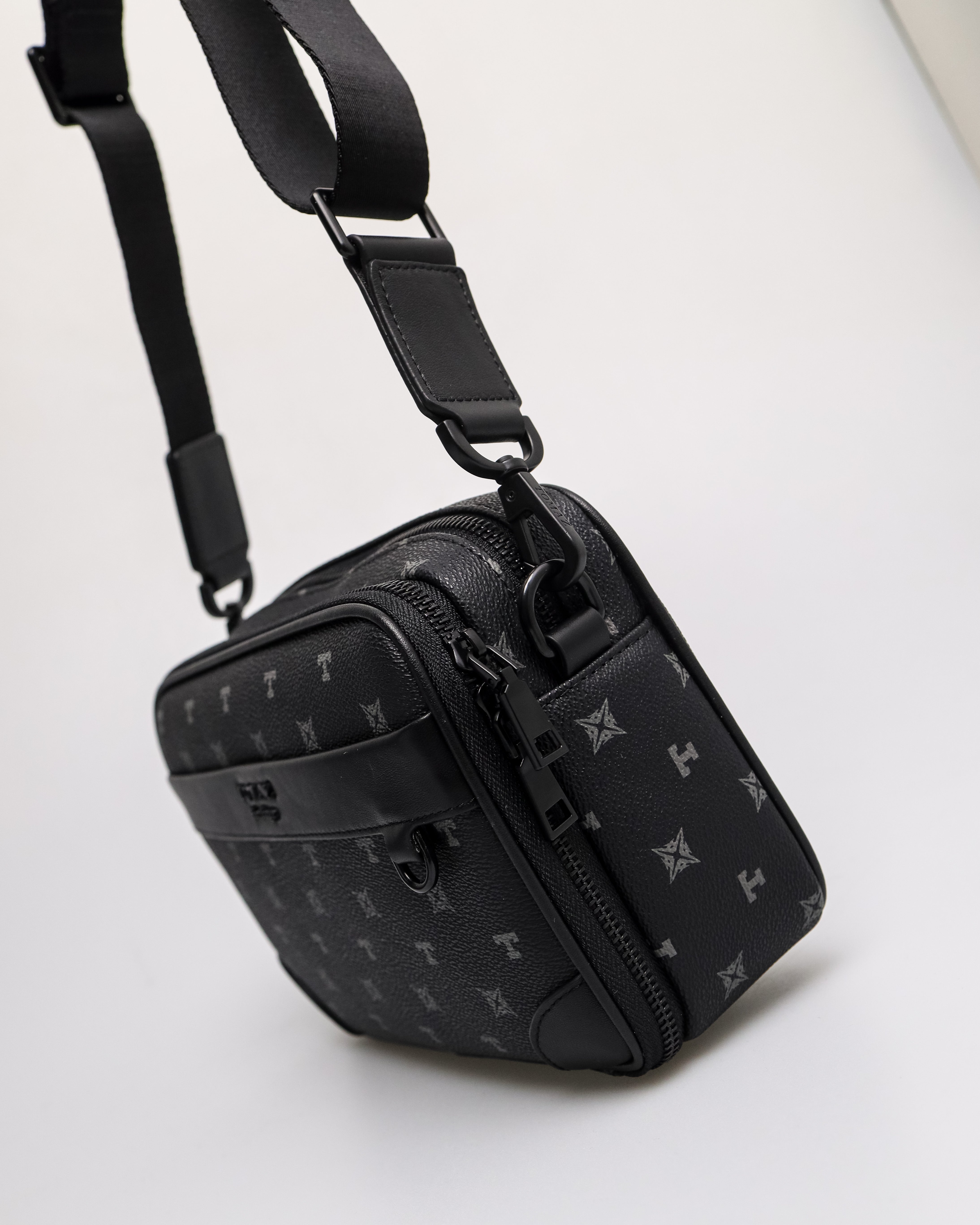 Tomaz NT-TZ457 Men's Monogram Crossbody Bag