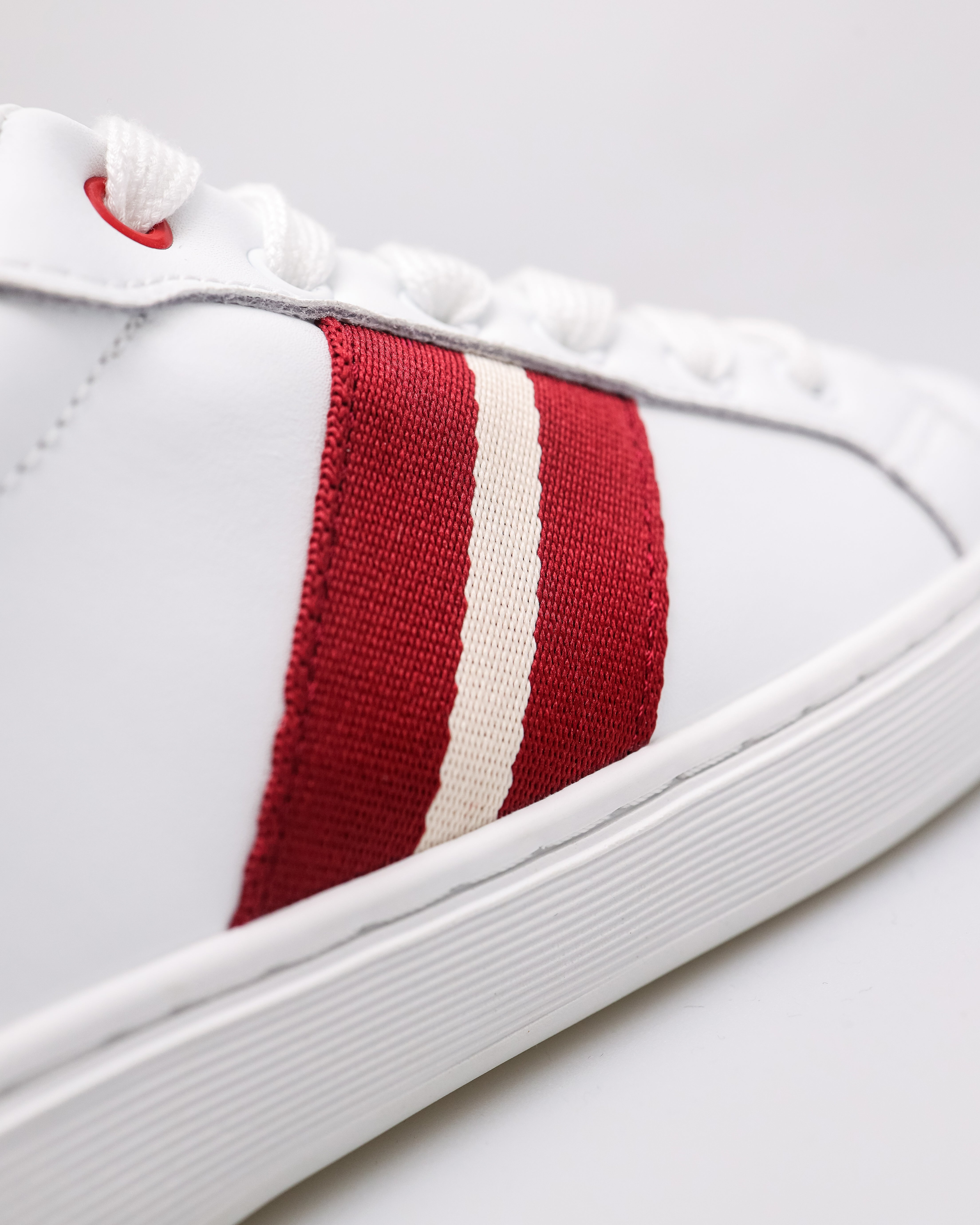 #color_white/red/orange