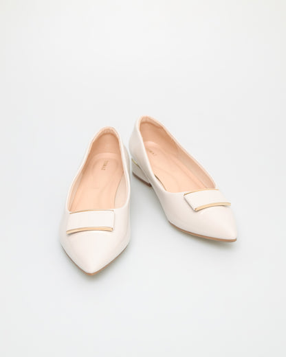 Tomaz NN273 Ladies Square Emblem Flats (Cream)