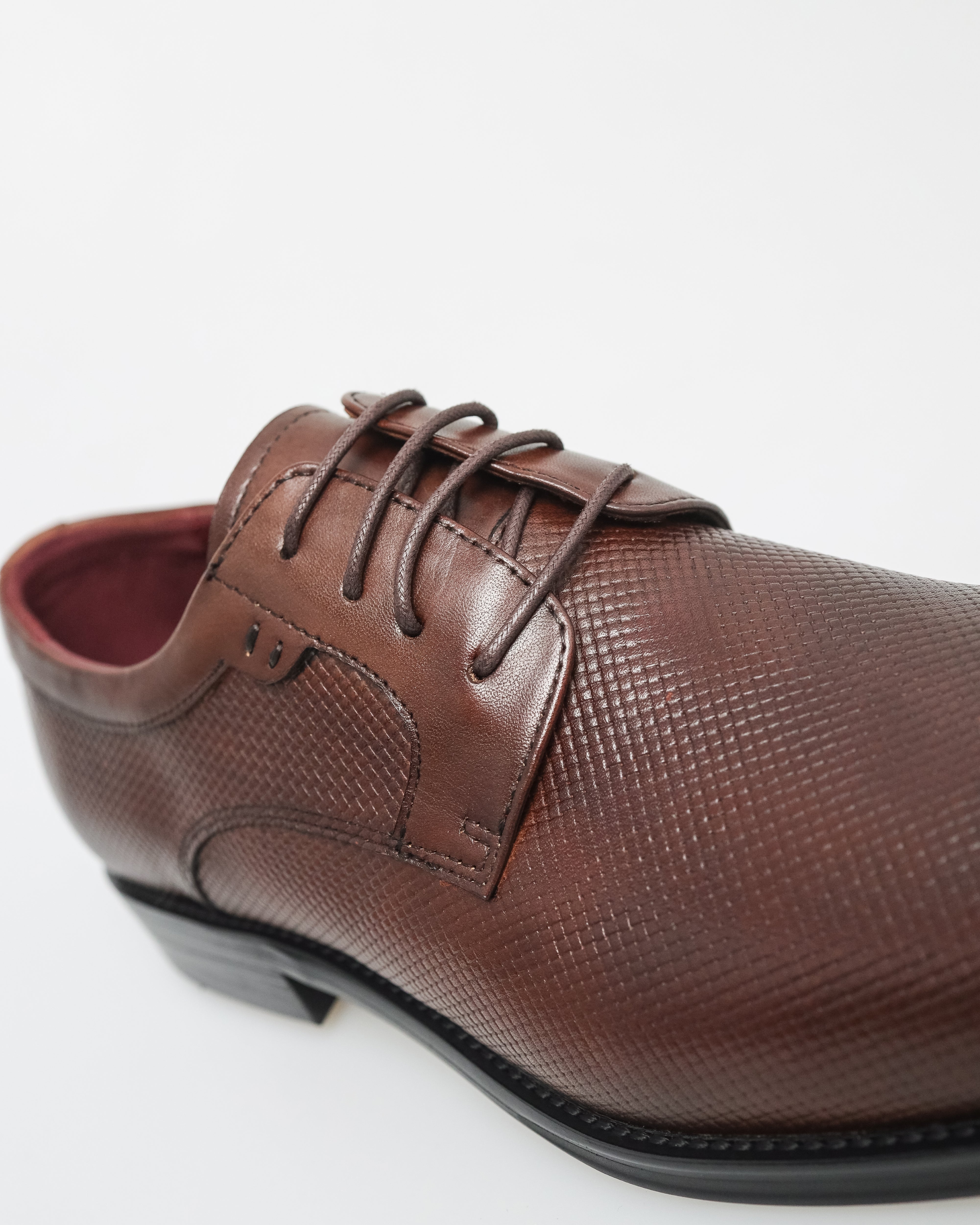 Tomaz HF084 Men's Classic Textured Derby (Coffee)