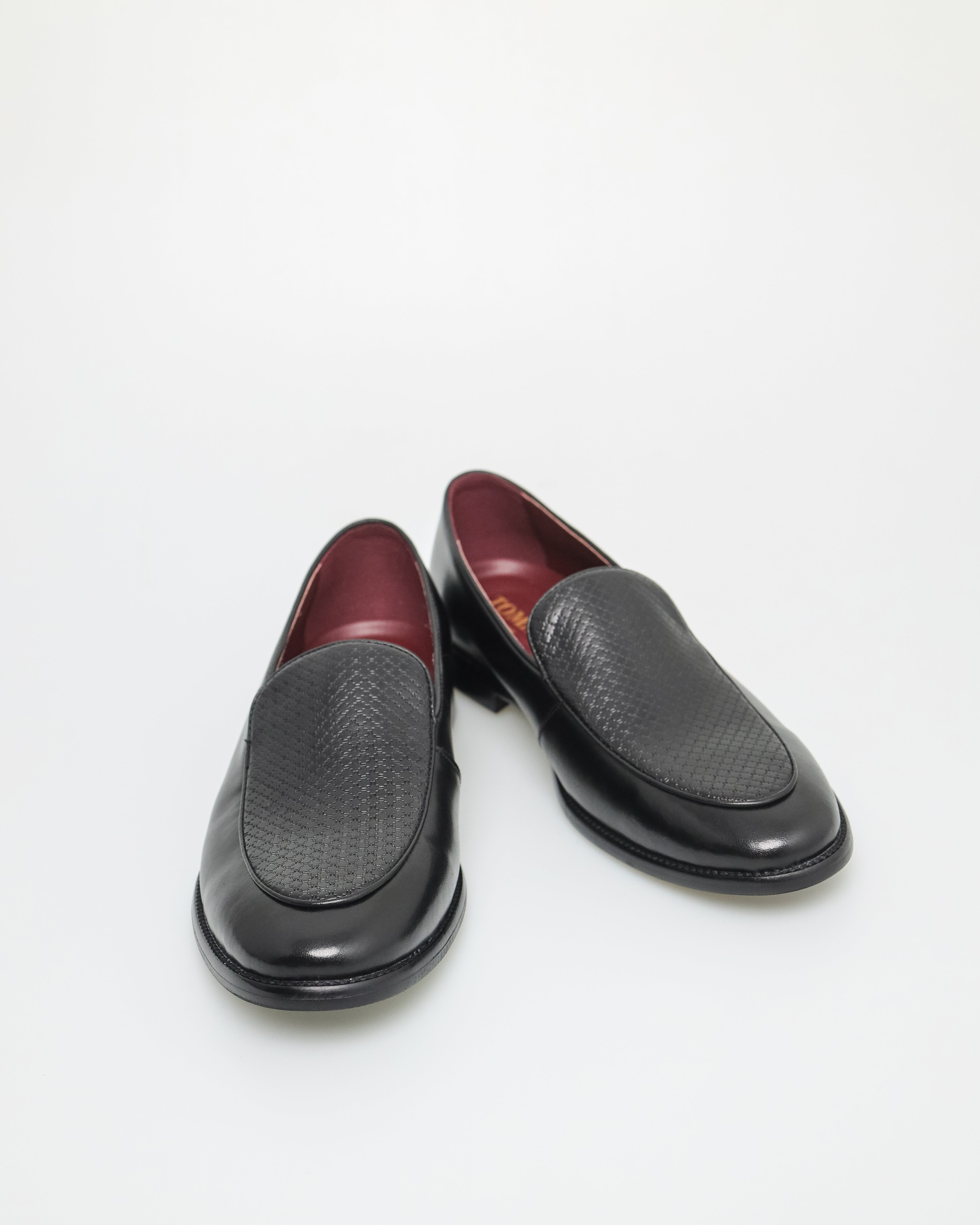 Tomaz HF090 Men's Cosmopolitan Noir Loafer (Black)