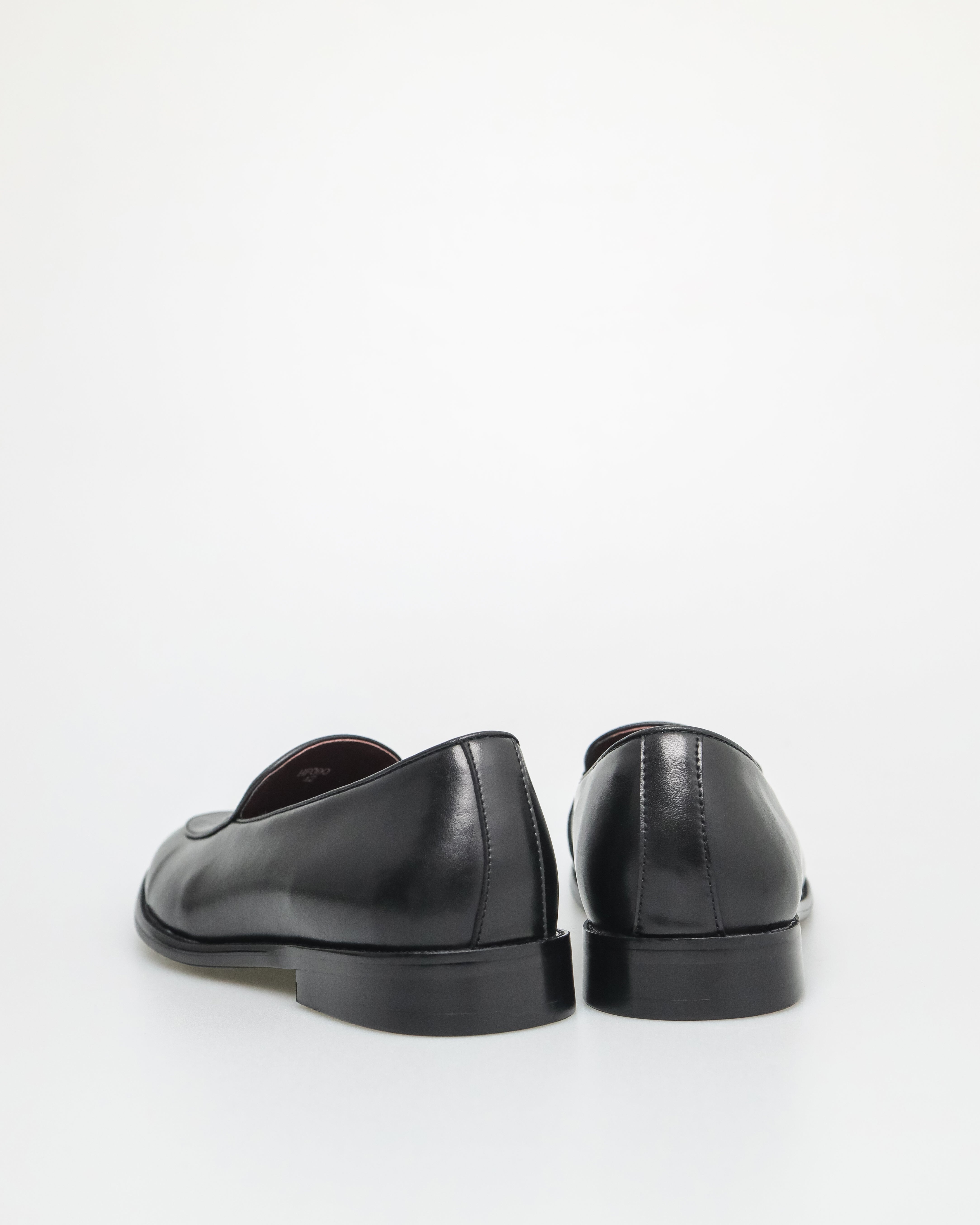 Tomaz HF090 Men's Cosmopolitan Noir Loafer (Black)