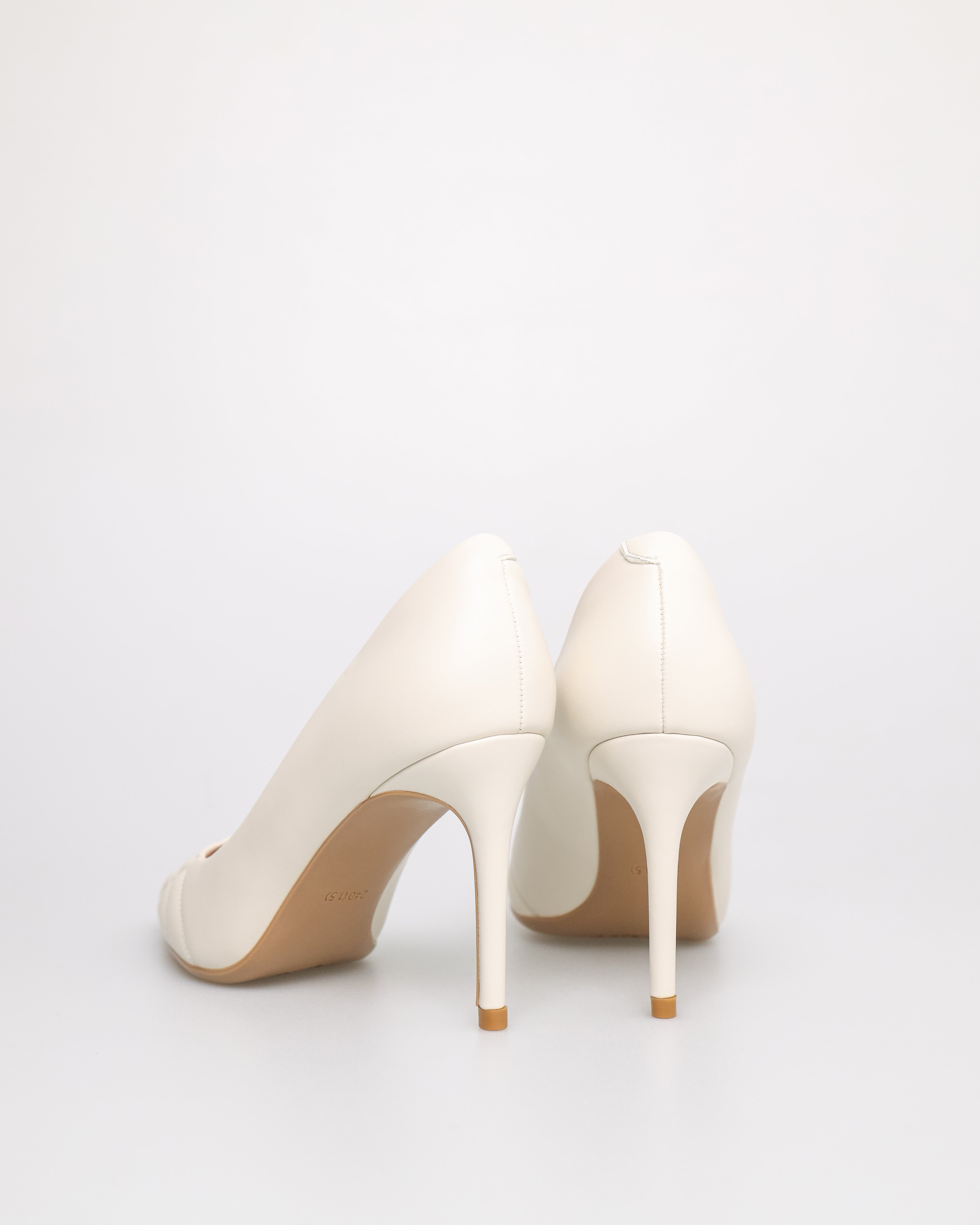 Ladies cream heels hotsell