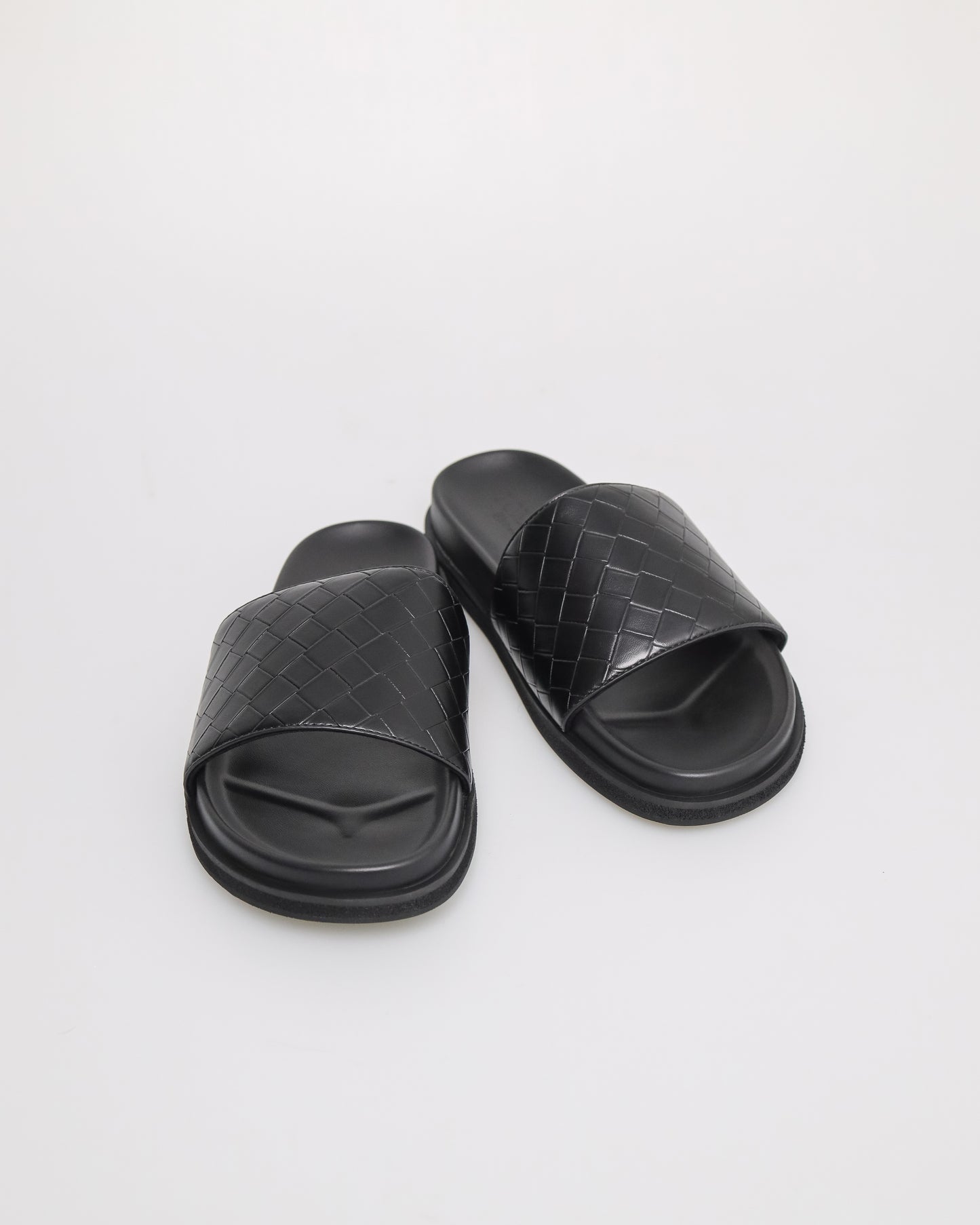 Tomaz C651 Men's Quilted Slide Sandal (Black)