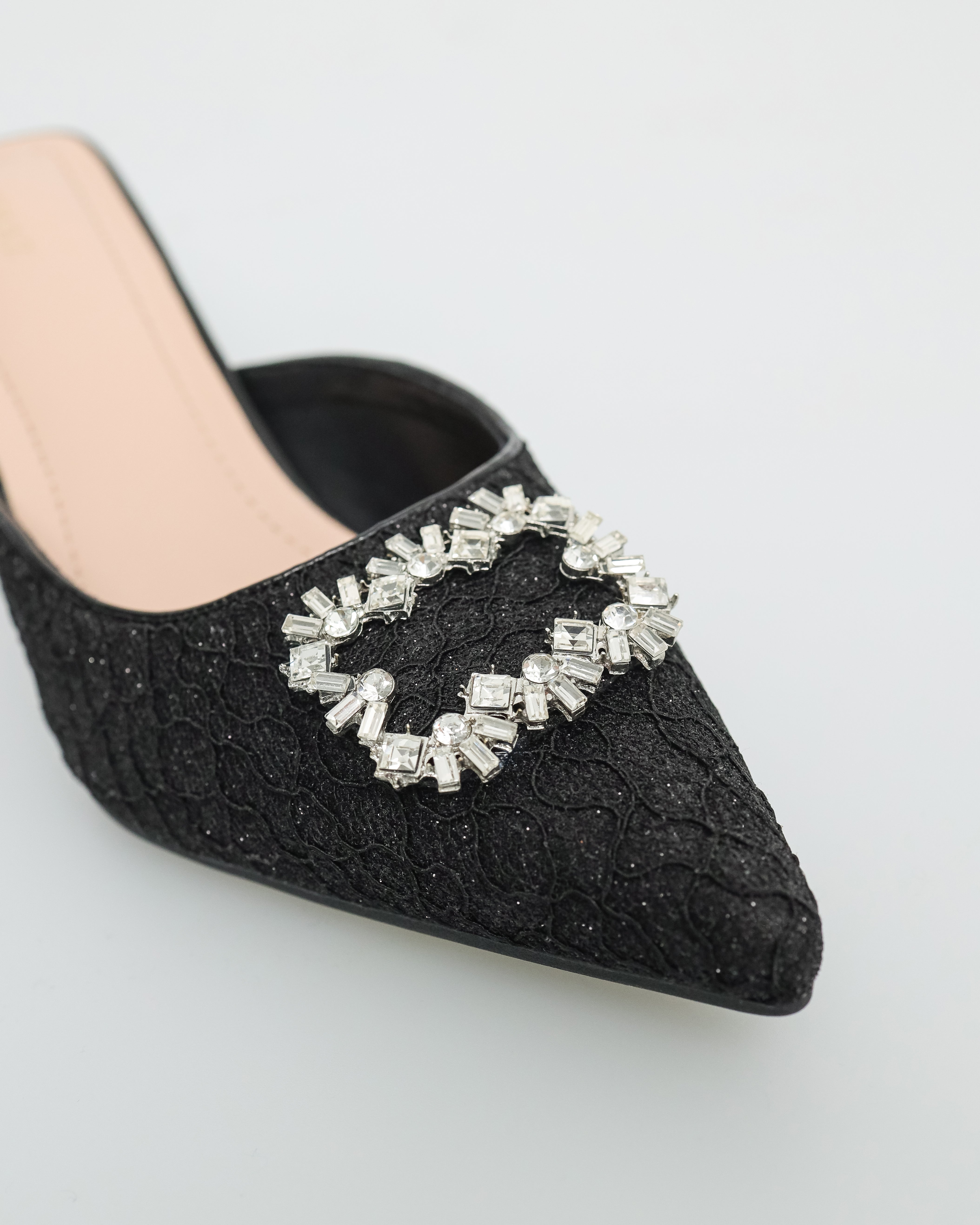 Tumit Permata Runcing Wanita Tomaz NN308 (Hitam) 