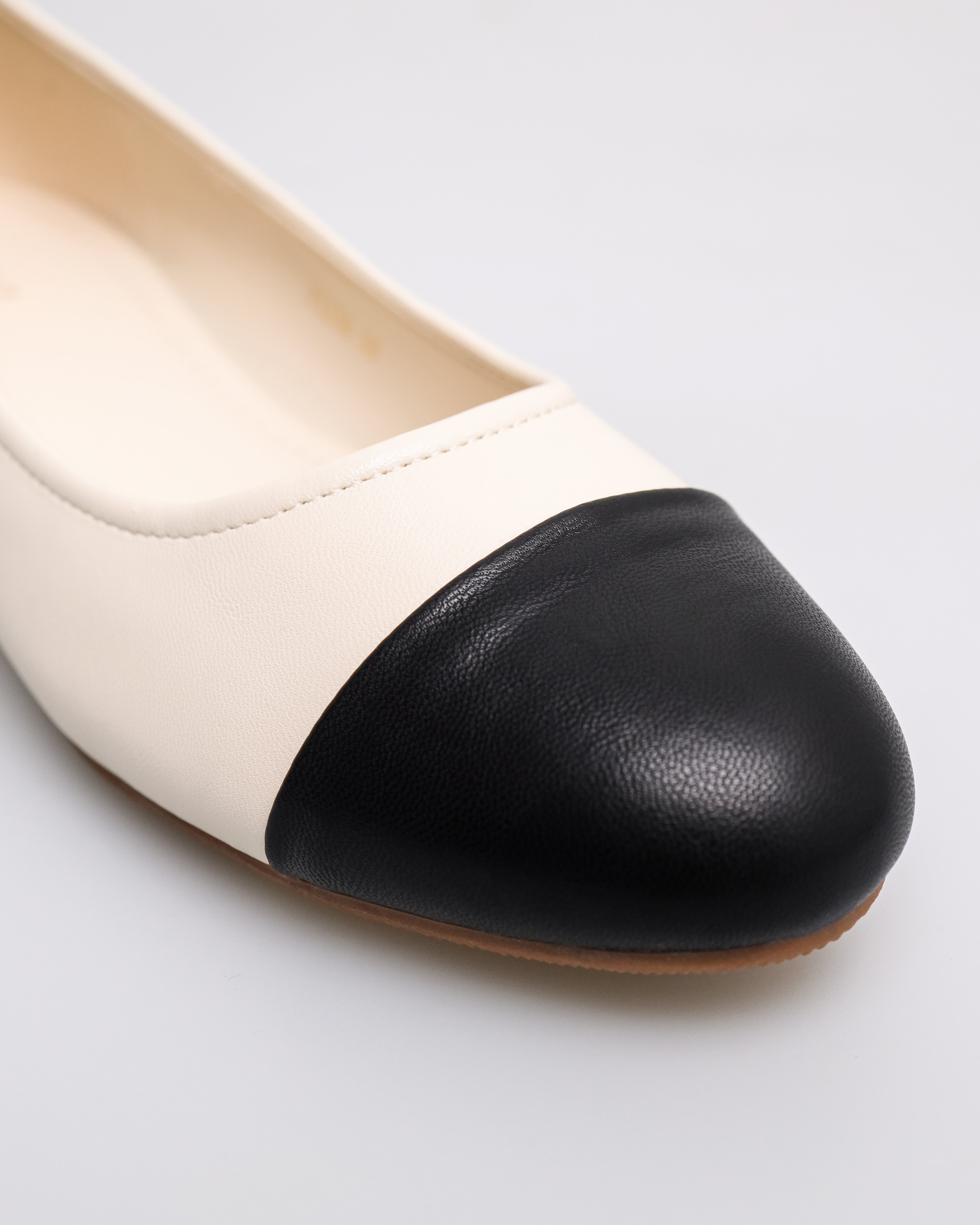 #color_black/cream