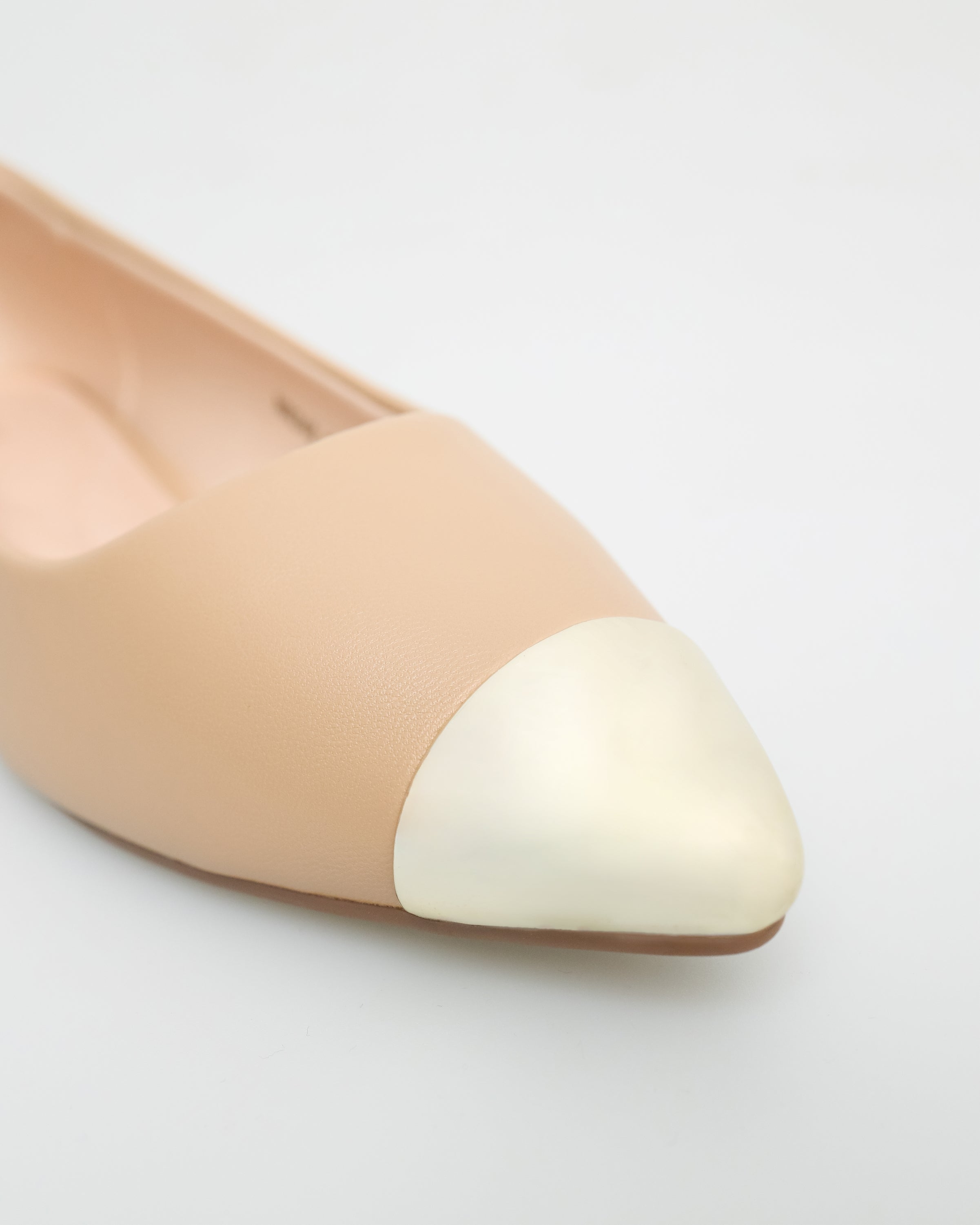 Tomaz NN348 Ladies Silver Cap Toe Flats (Beige)