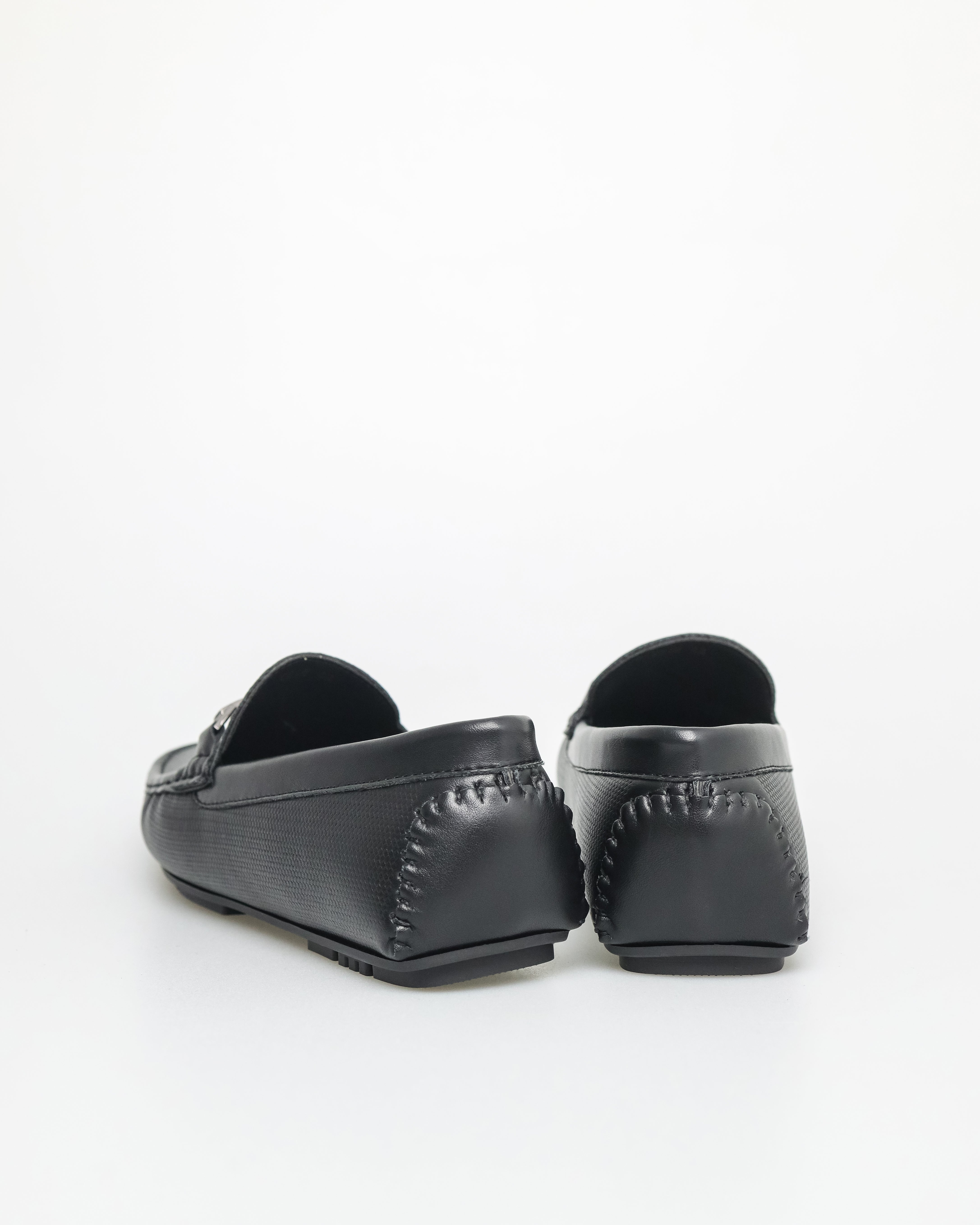 Tomaz C615 Men's Black Streamline Buckle Moccasins (Black)