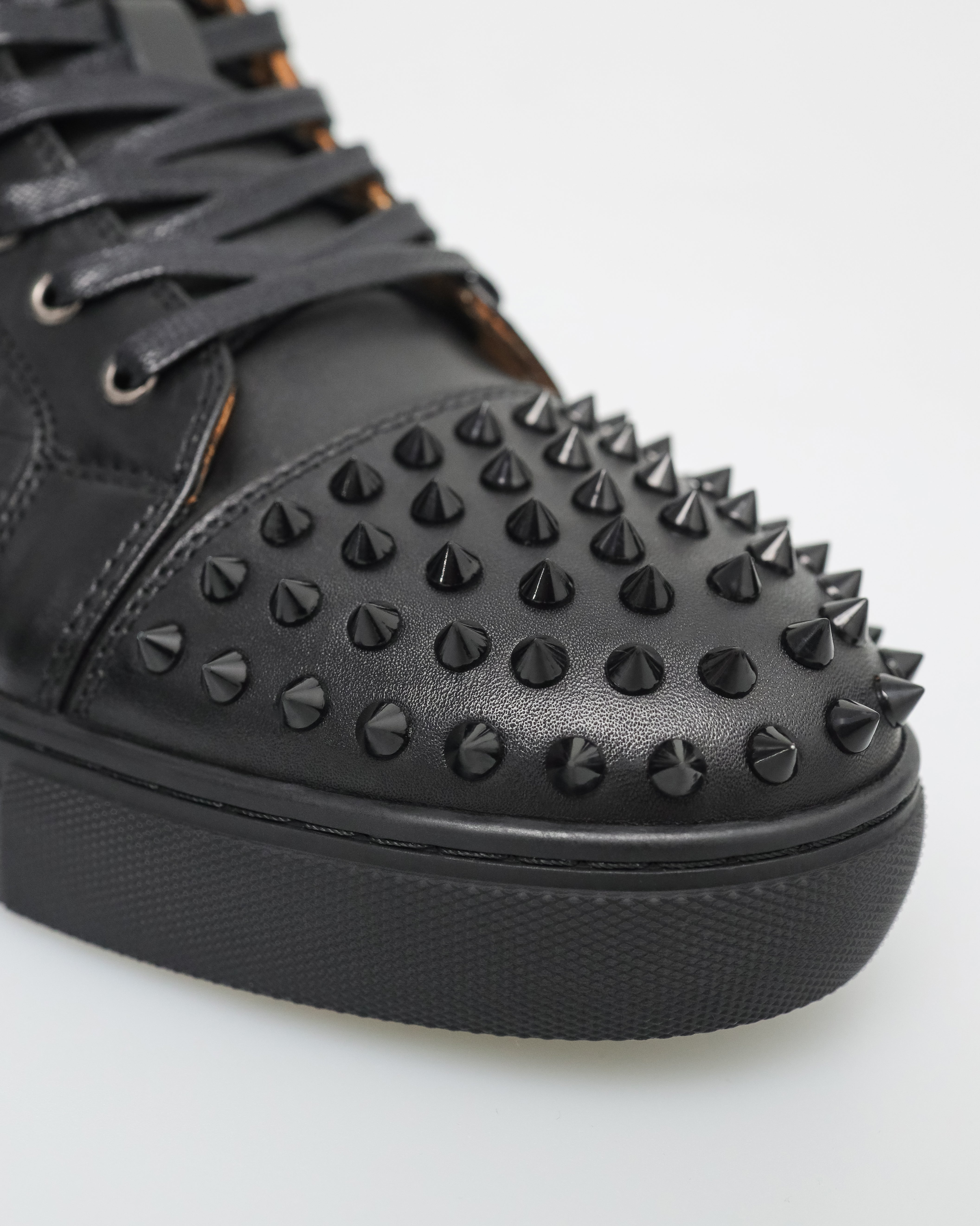 Tomaz C560 Men's Mamba Spikes Sneaker (Black)