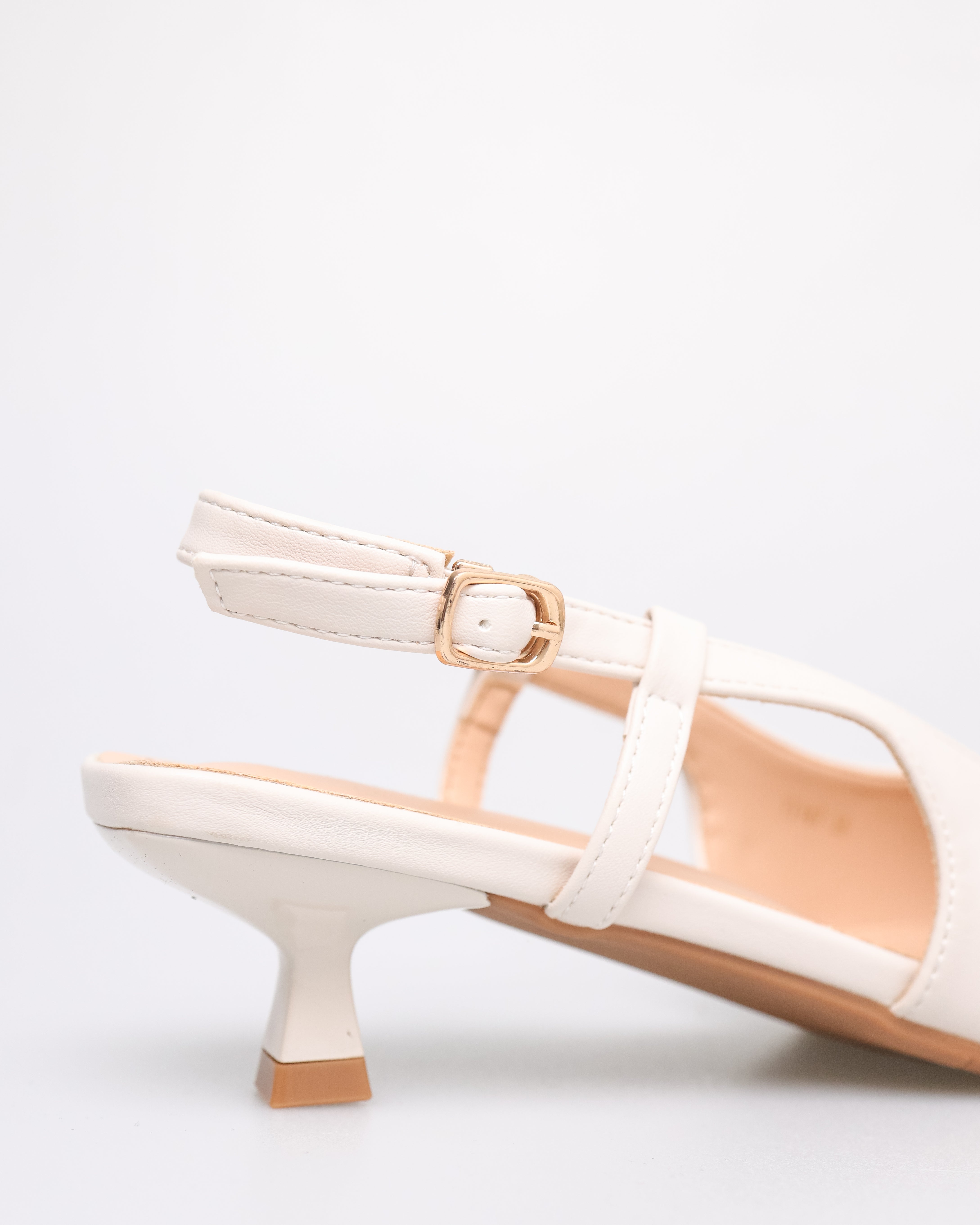 Tomaz YX167 Ladies Pointy Slingback Heels (Cream)