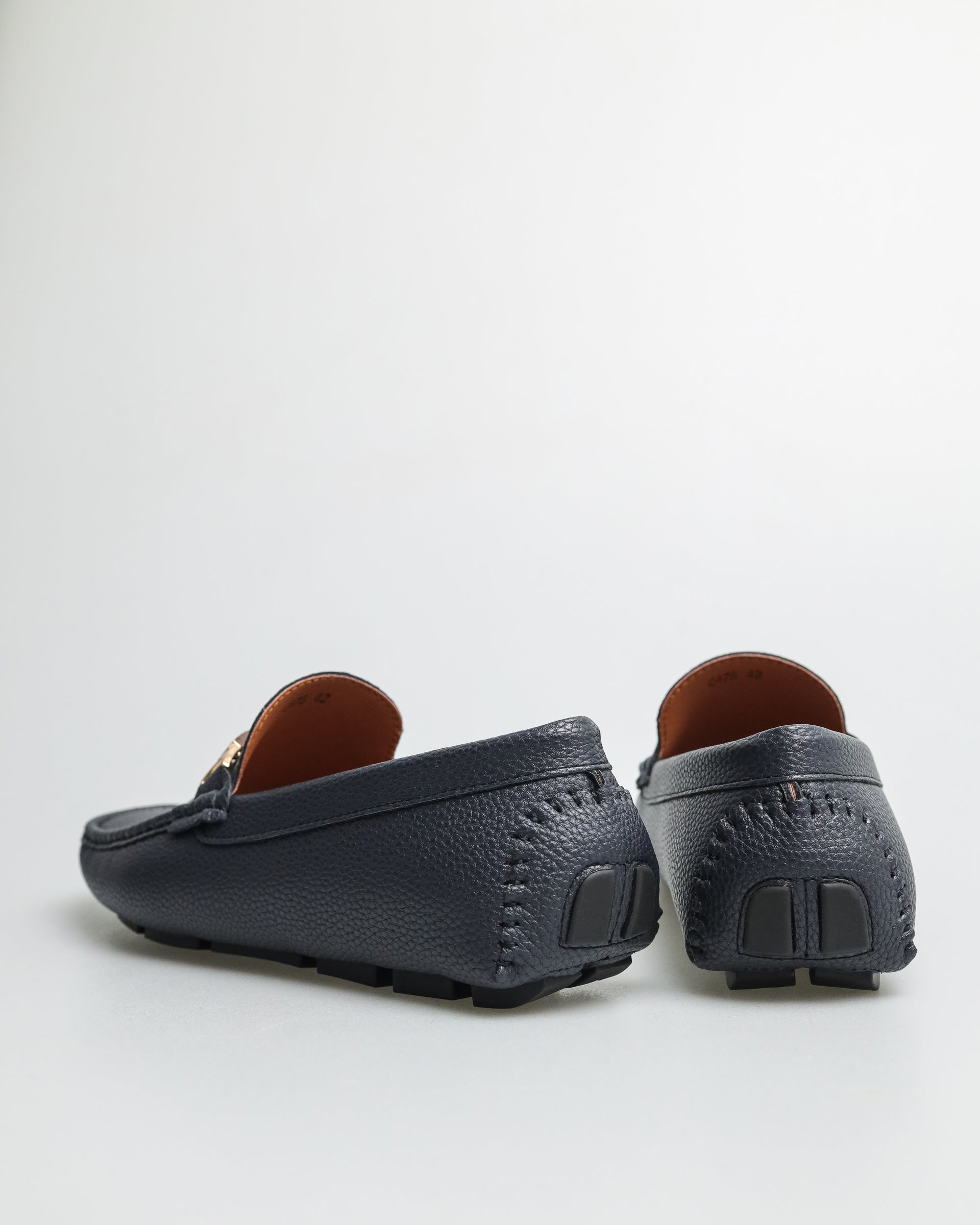 Tomaz C476 Men's Buckle Moccasins (Navy)