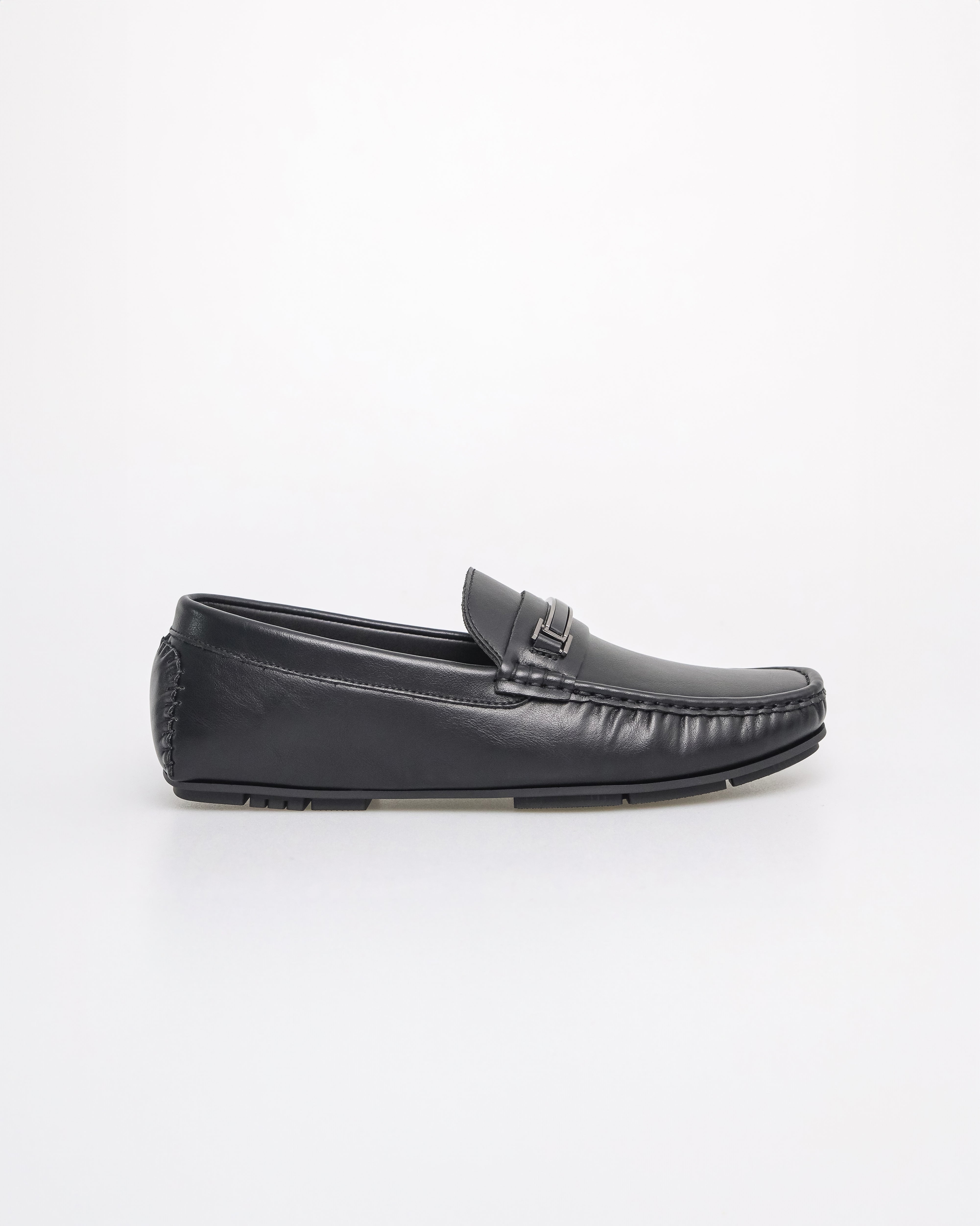 Tomaz C618 Men's Metallic Charm Buckle Moccasins (Black)