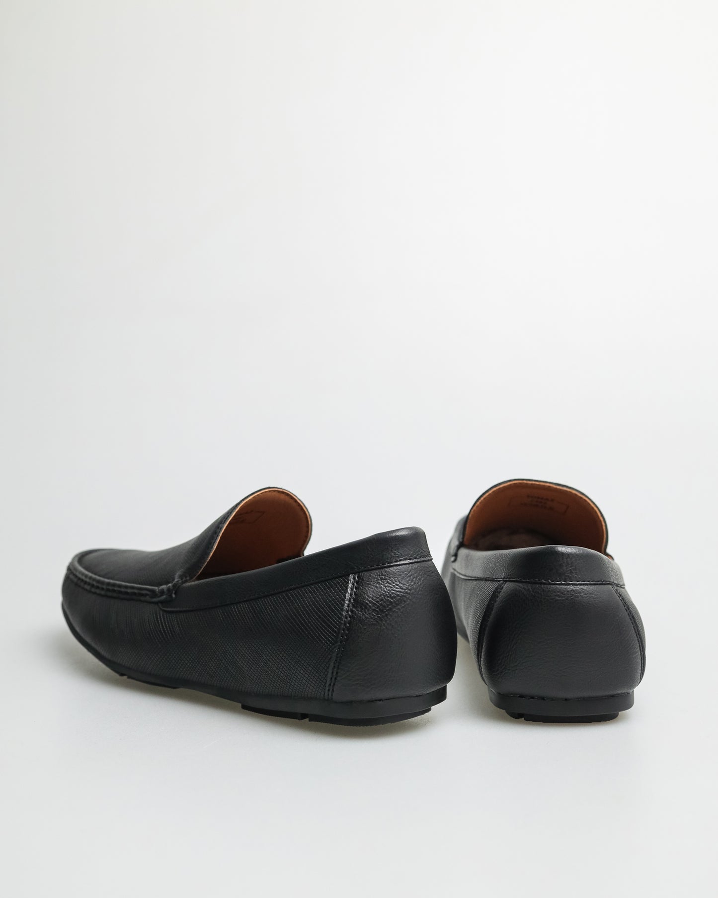 Tomaz C480 Men's Plain Moccasins (Black)