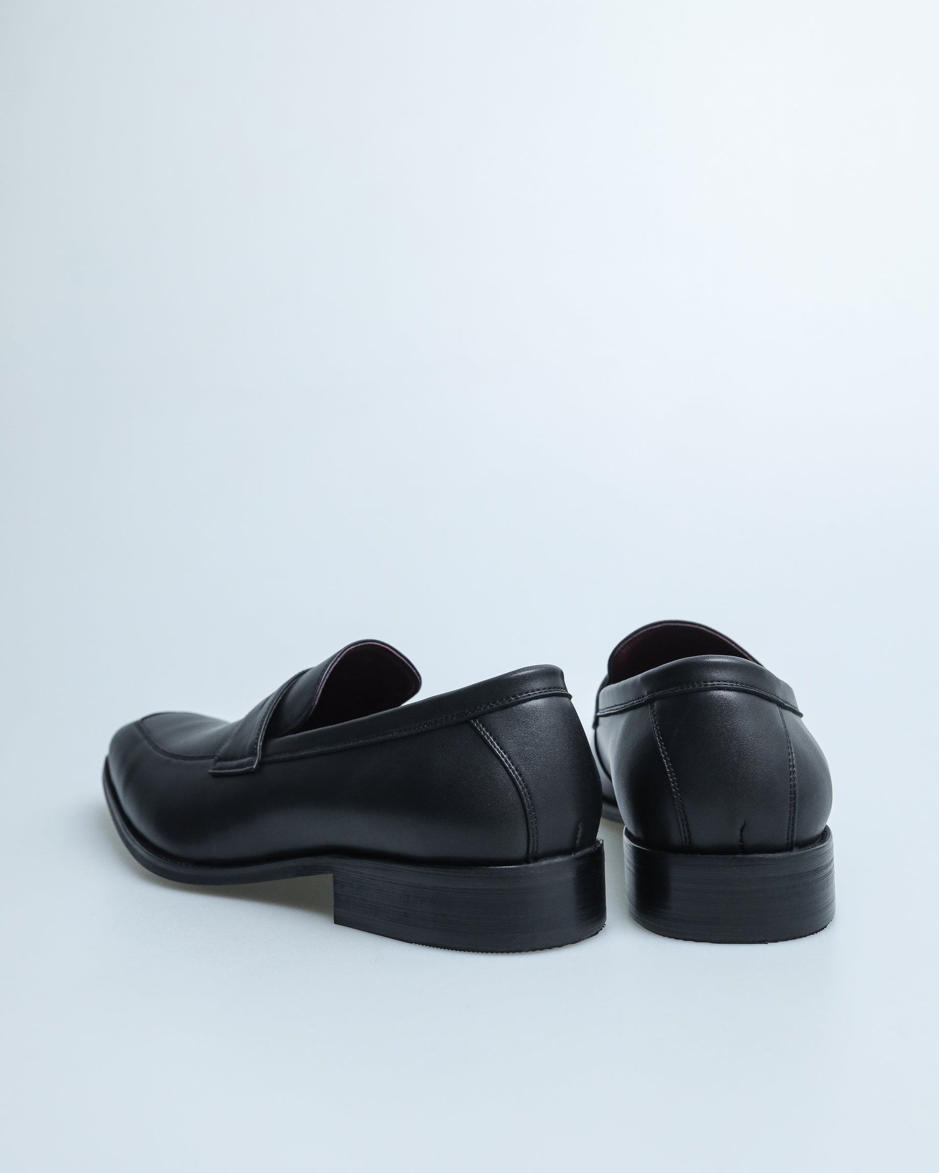 Tomaz HF062 Men's Penny Loafer (Black)