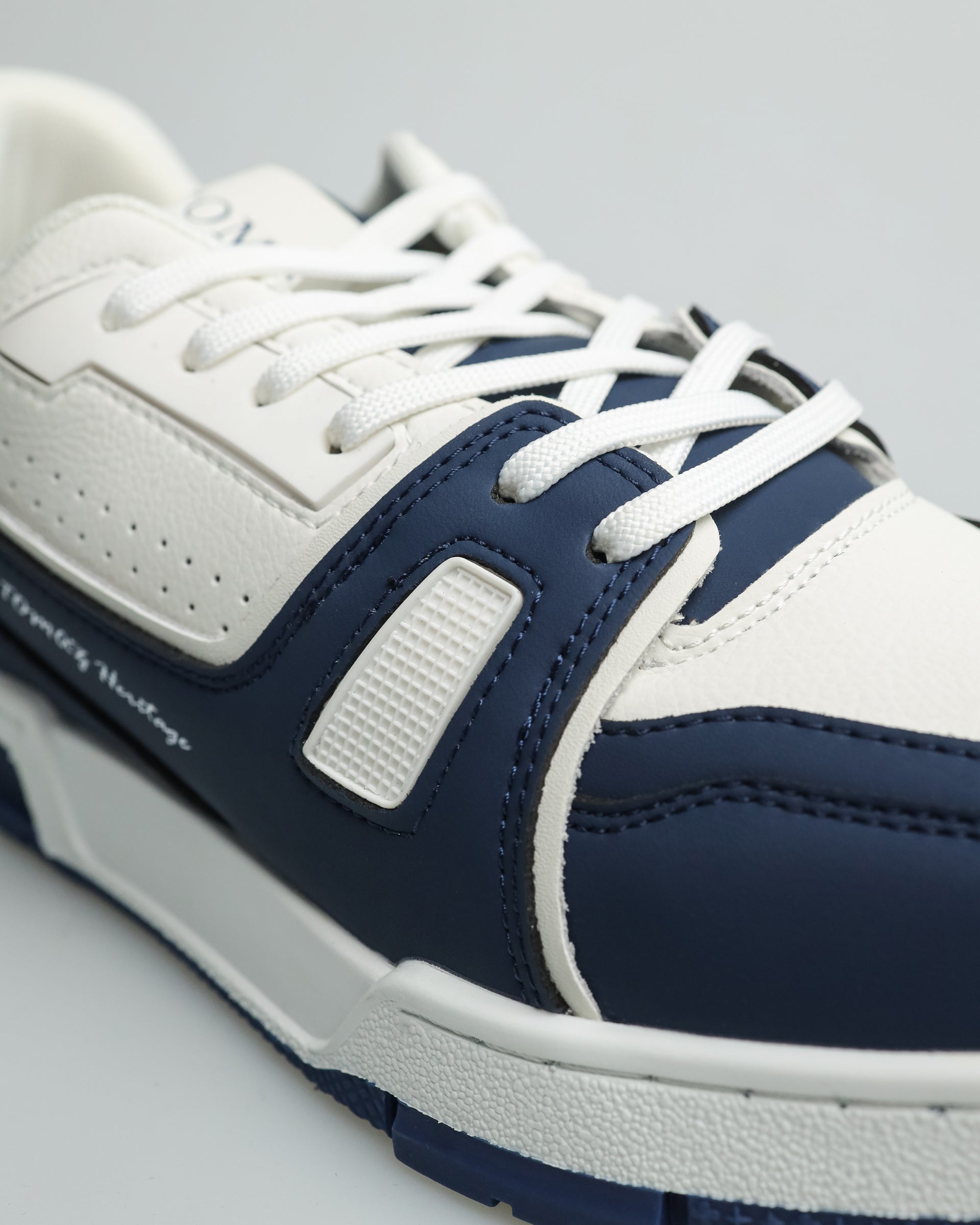 Tomaz TBB020 Men's Sneakers (Blue/White)