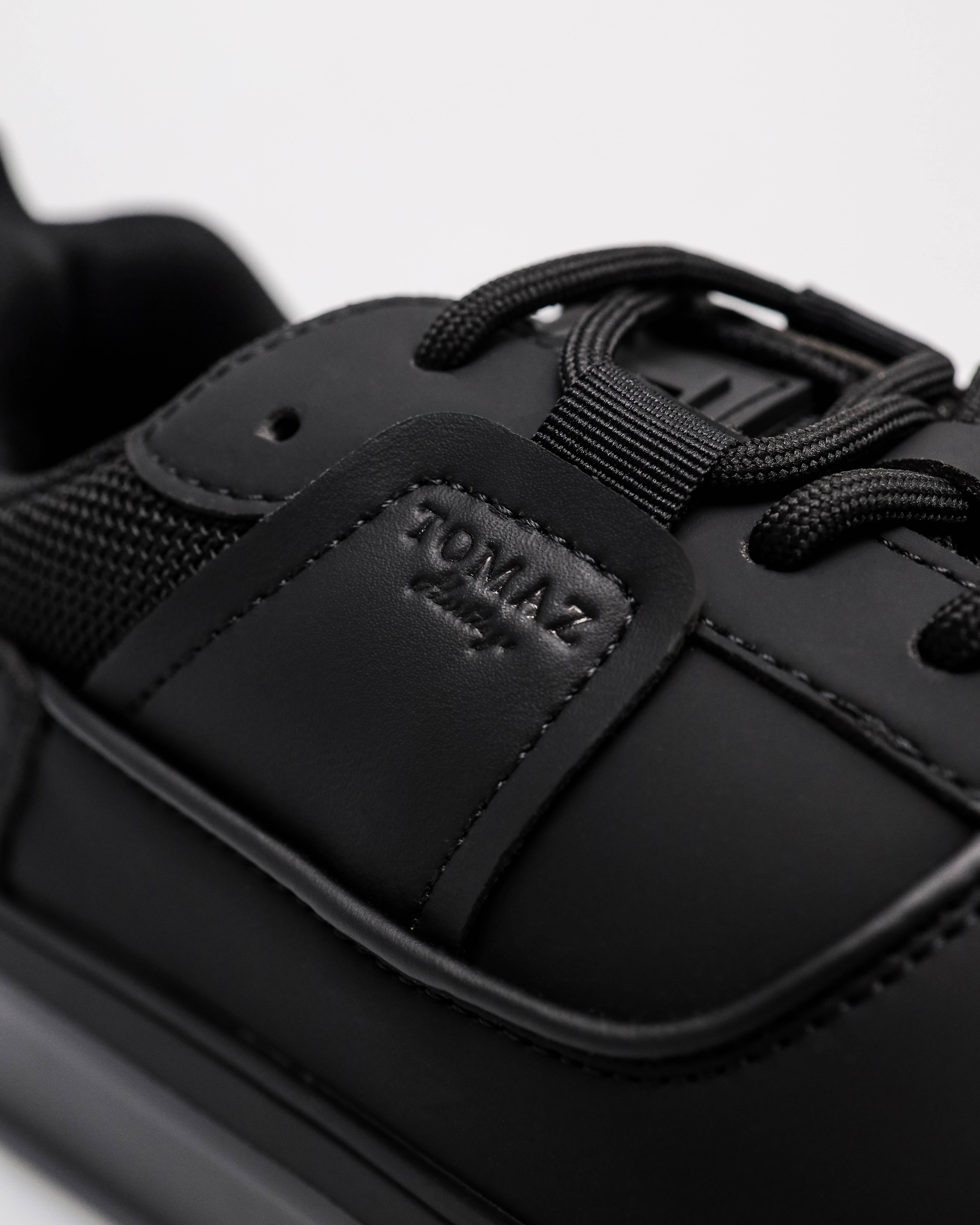 #color_black