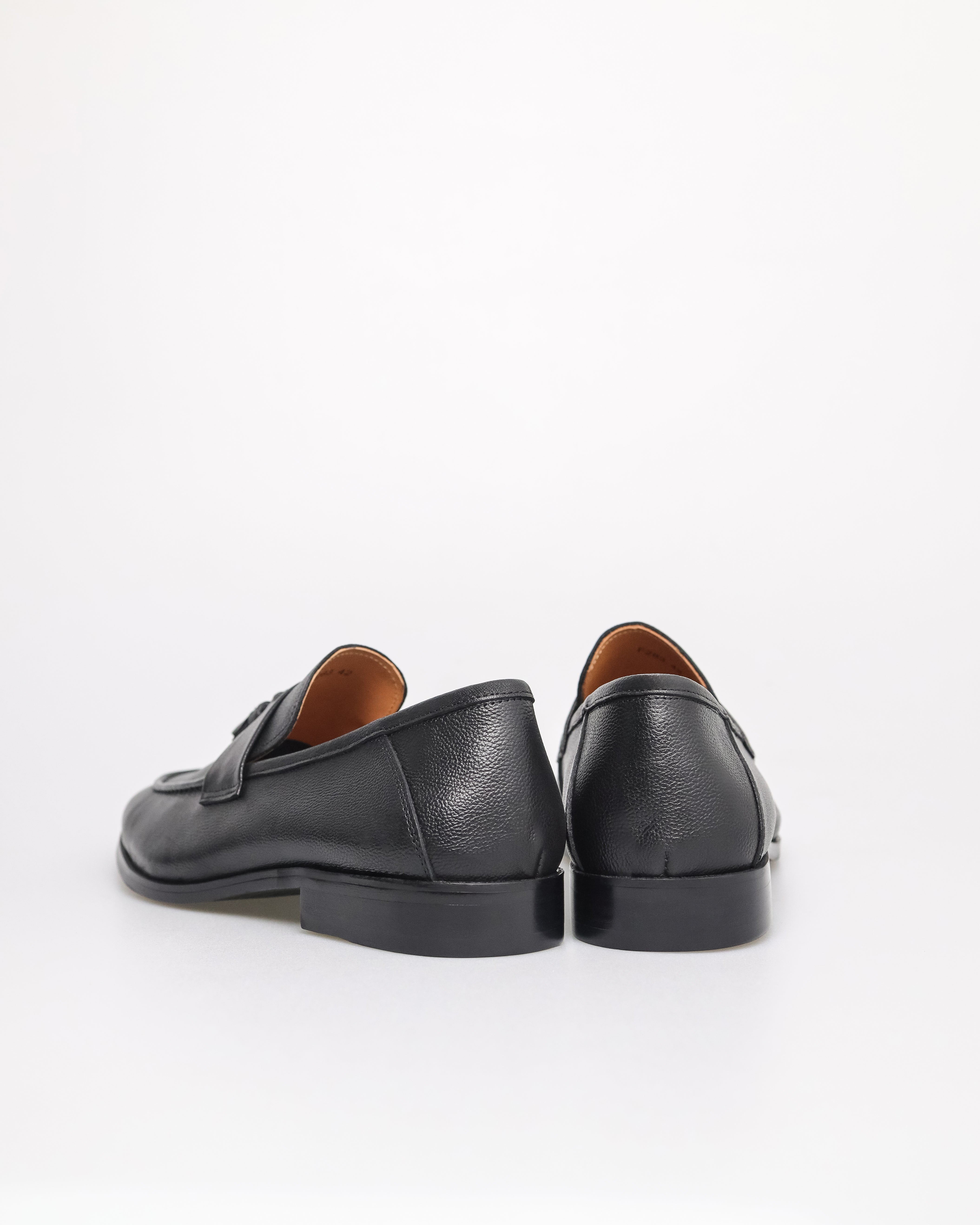 Tomaz F283 Men's Tassel Loafer (Black)