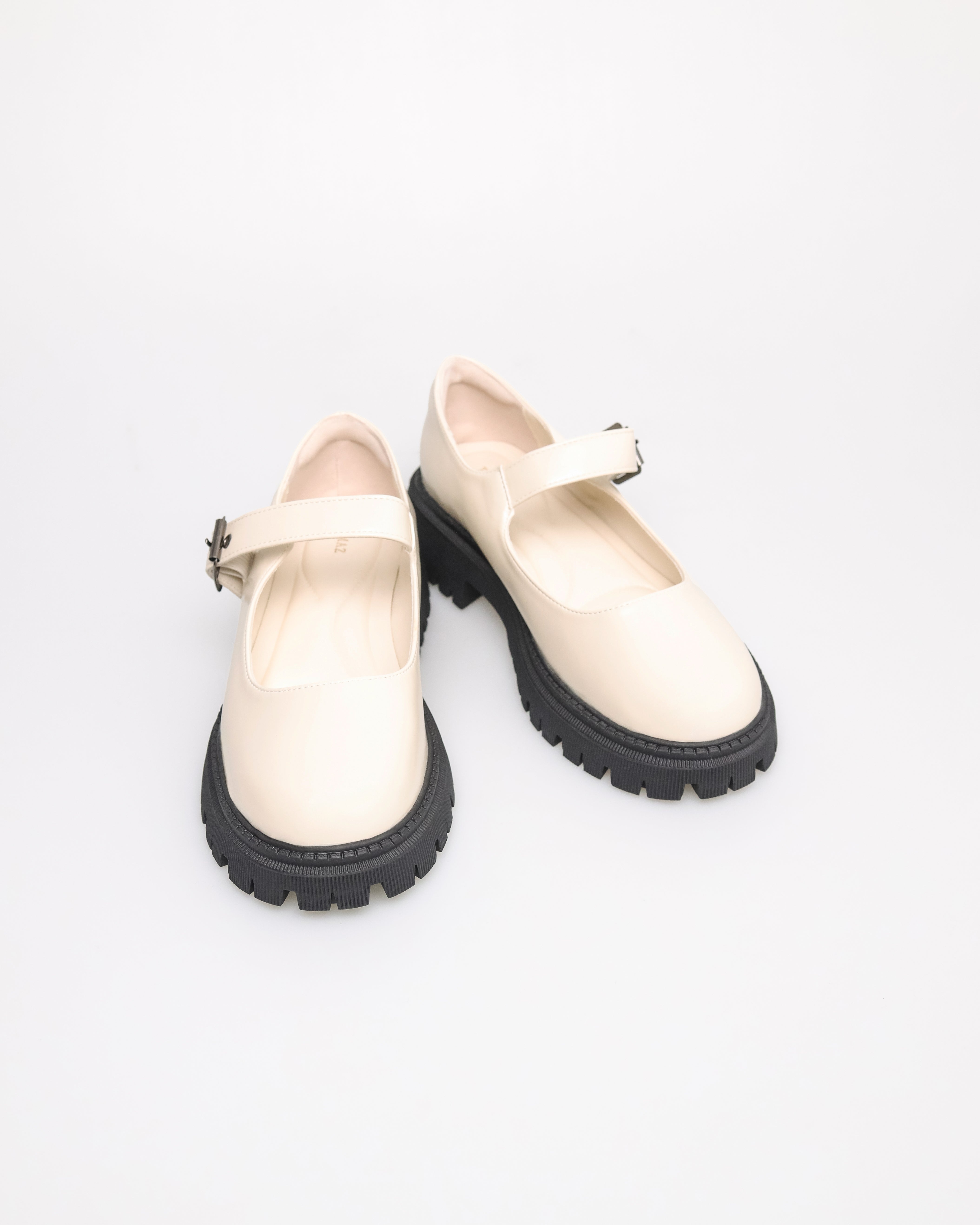 Tomaz NN392 Ladies Mary Jane Platform Loafer (Cream)