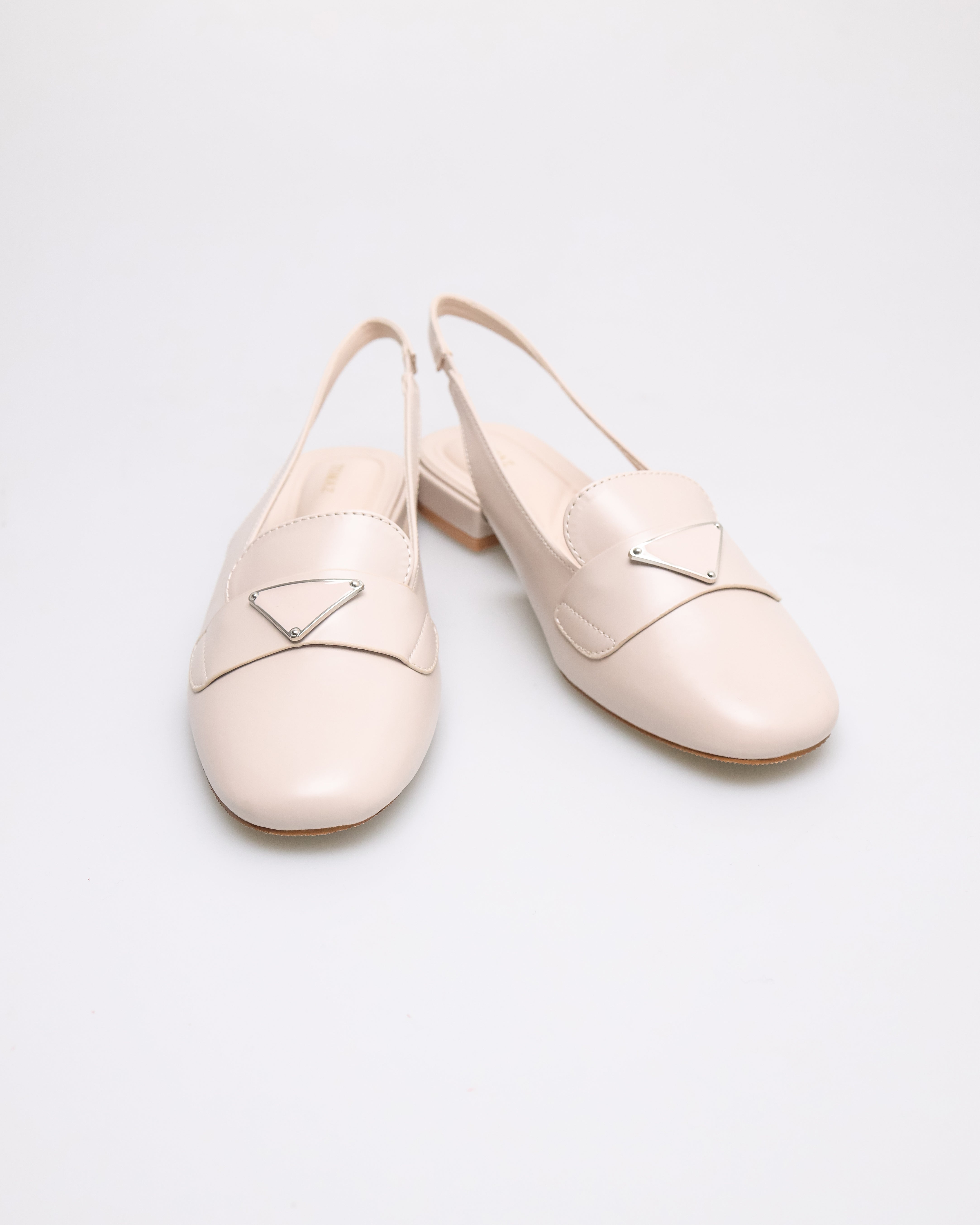 #color_ivory