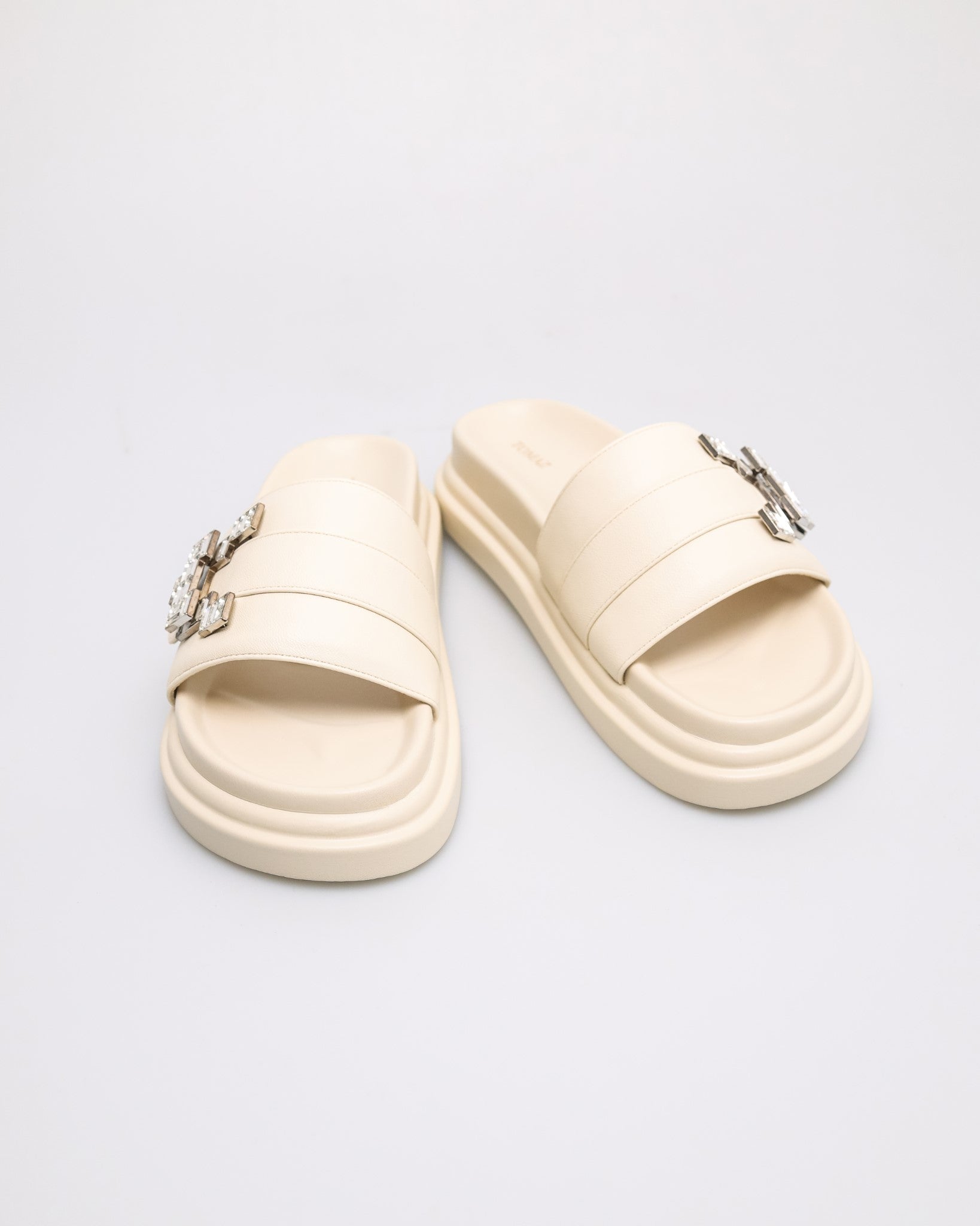 #color_ivory