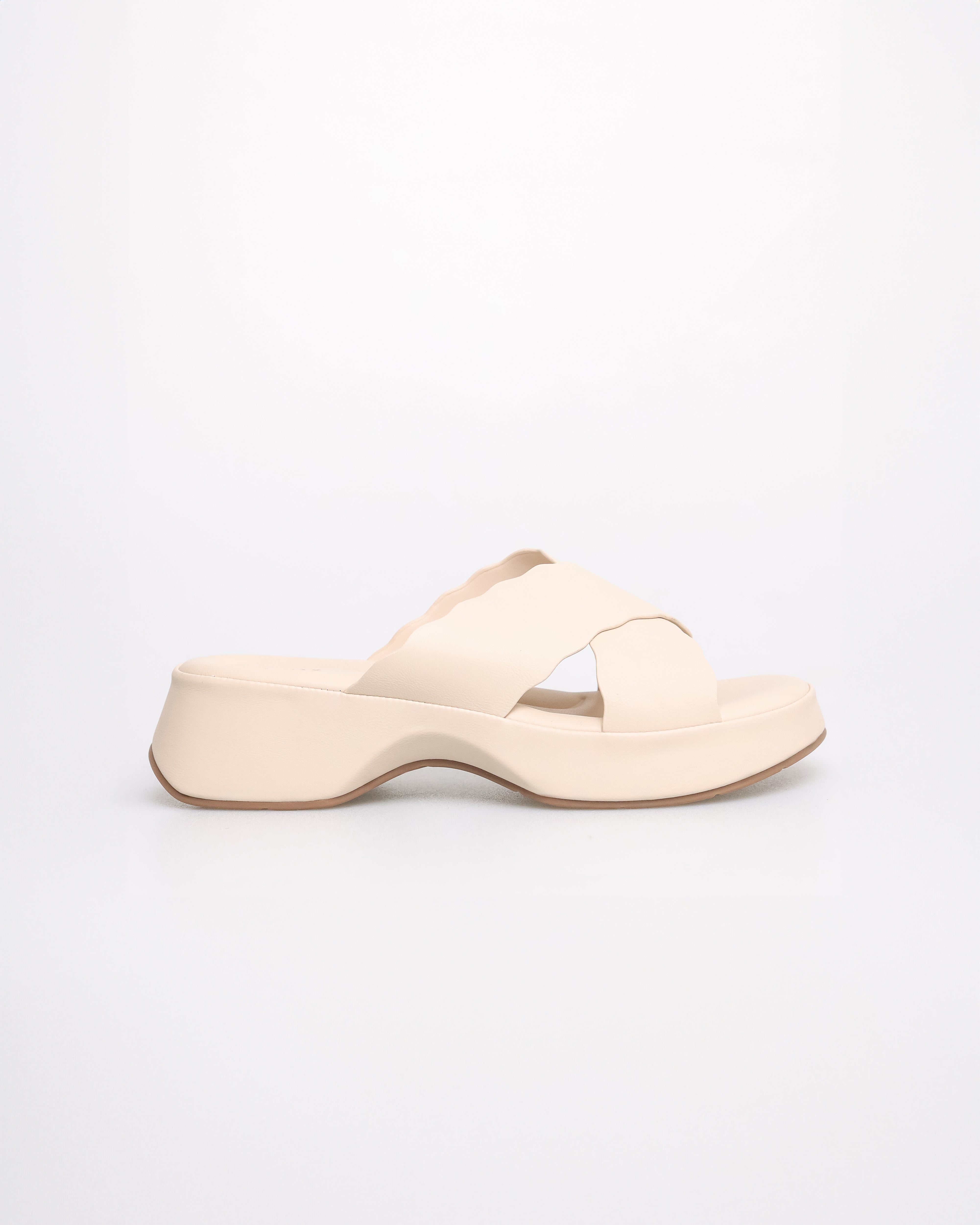 Tomaz NN422 Ladies Wavy Sandals (Cream)