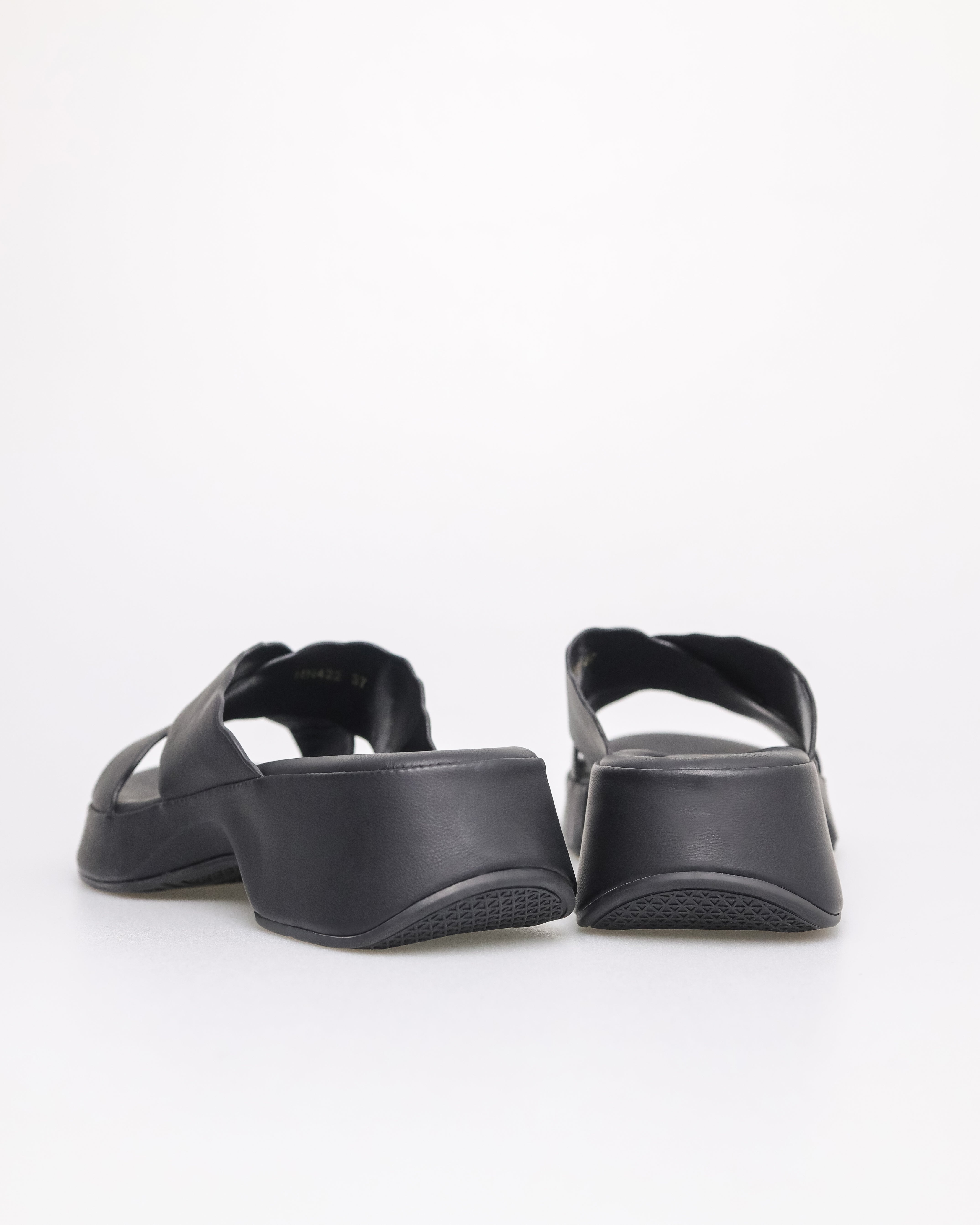 Tomaz NN422 Ladies Wavy Sandals (Black)