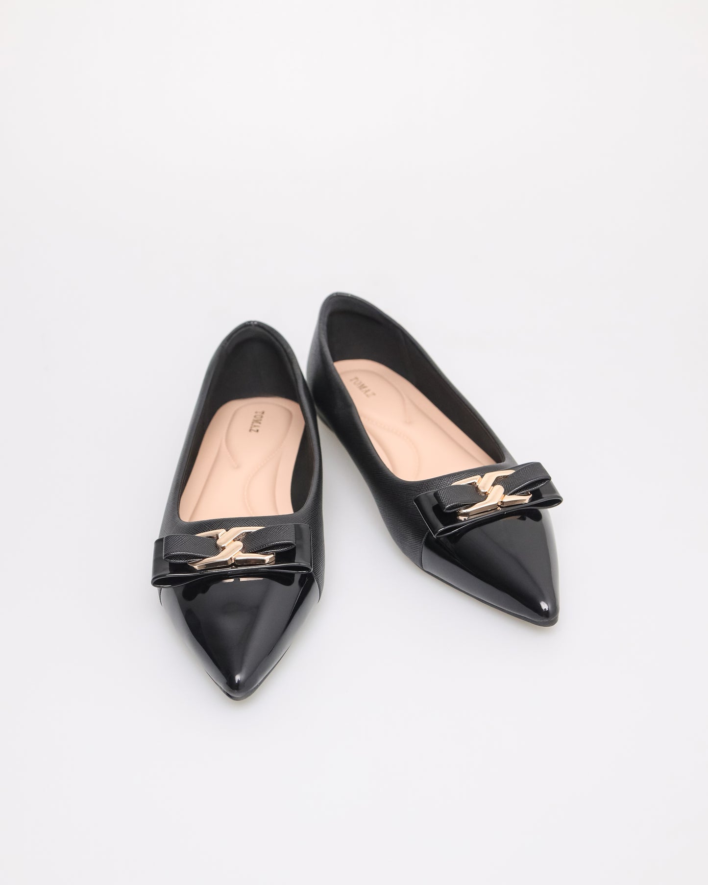 Tomaz NN381 Ladies Pointy Gold Tone Bow Flats (Black)