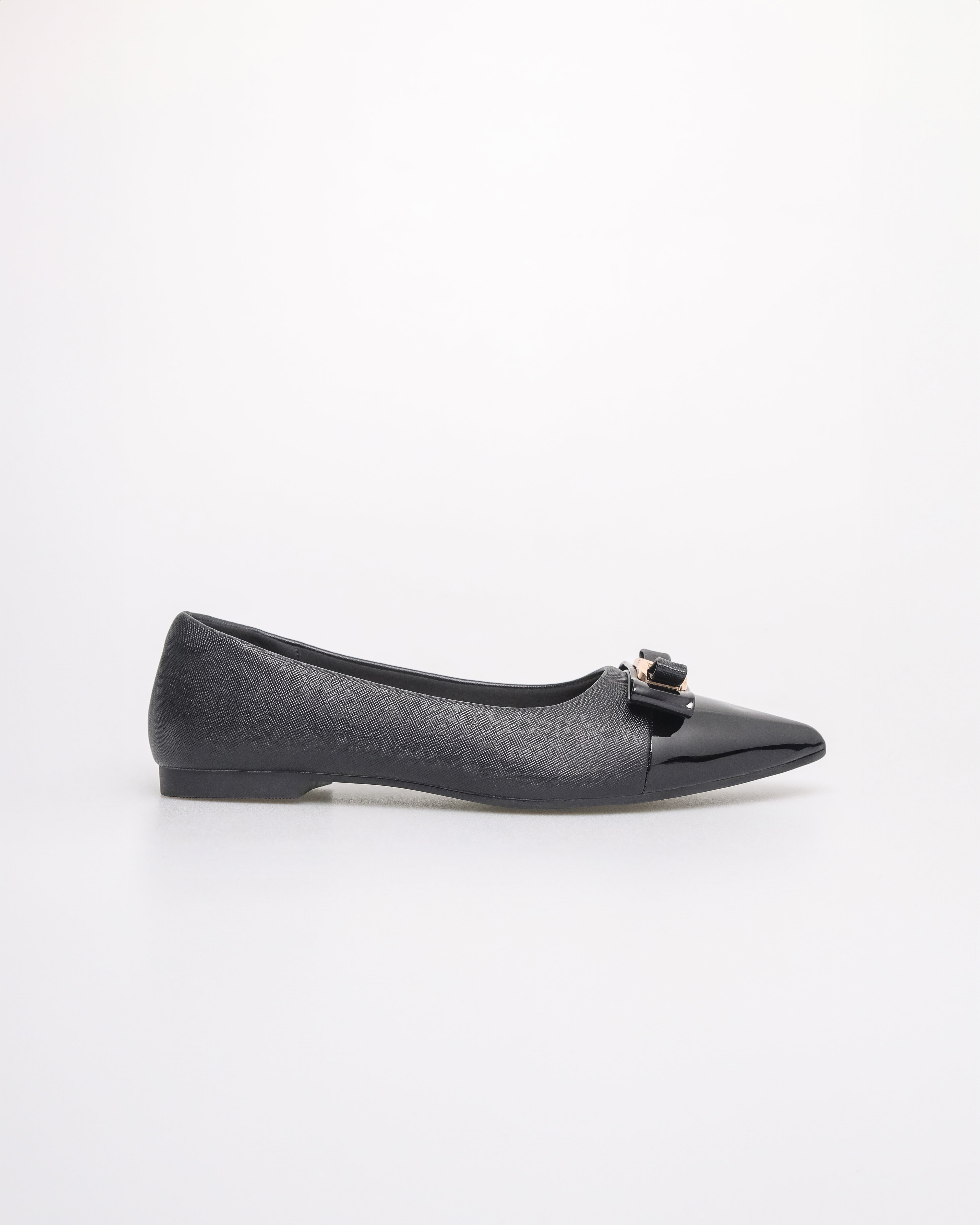 Tomaz NN381 Ladies Pointy Gold Tone Bow Flats (Black)