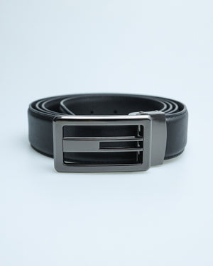 
                  
                    Load image into Gallery viewer, Tomaz AB102 Men&amp;#39;s Reversible Leather Belt (Black)
                  
                