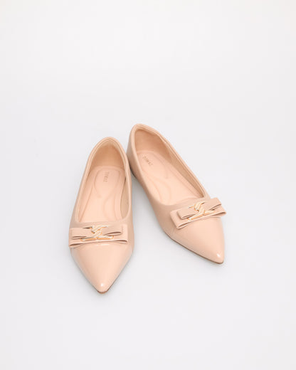 Tomaz NN381Ladies Pointy Gold Tone Bow Flats (Beige)