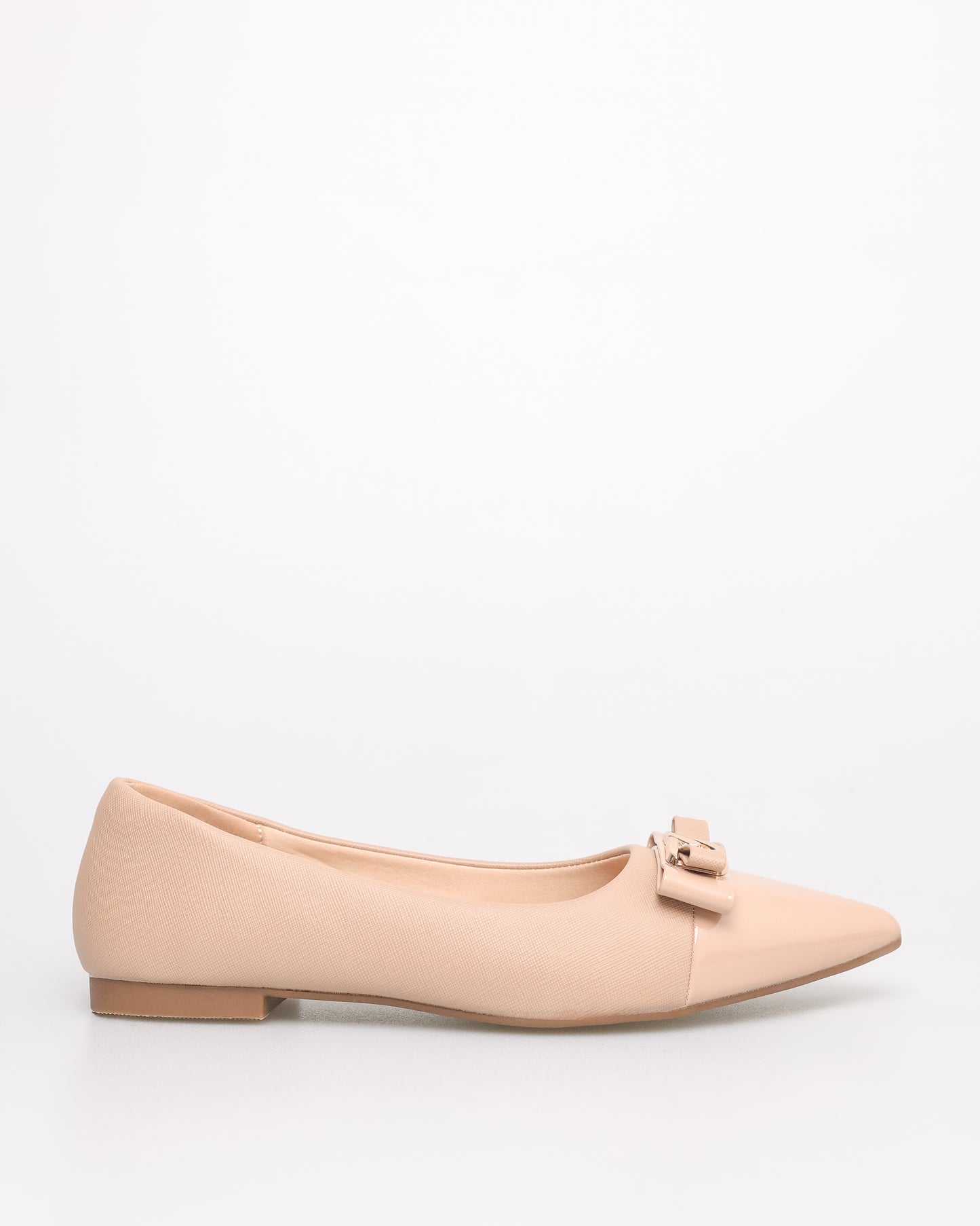 Tomaz NN381Ladies Pointy Gold Tone Bow Flats (Beige)