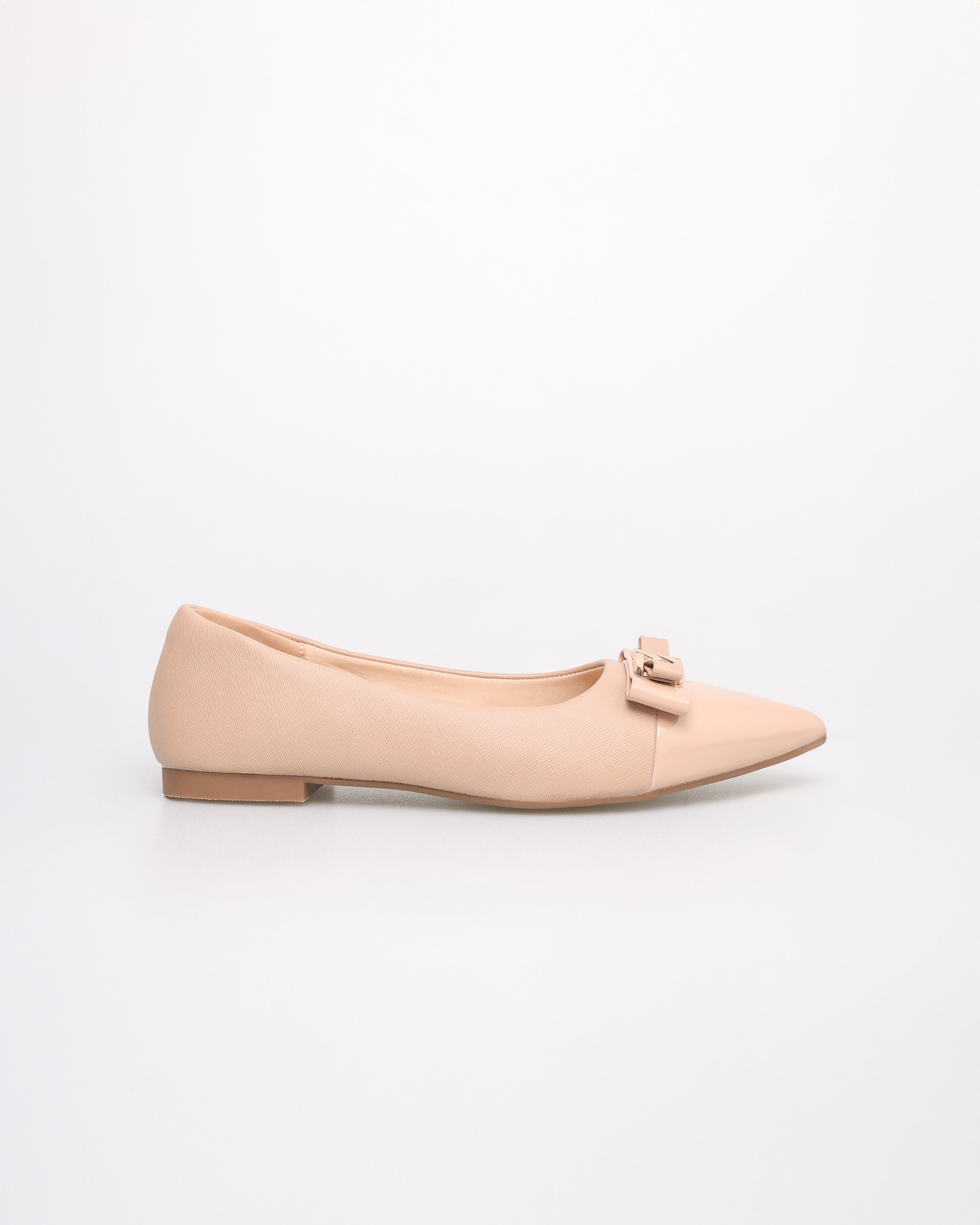 Tomaz NN381Ladies Pointy Gold Tone Bow Flats (Beige)