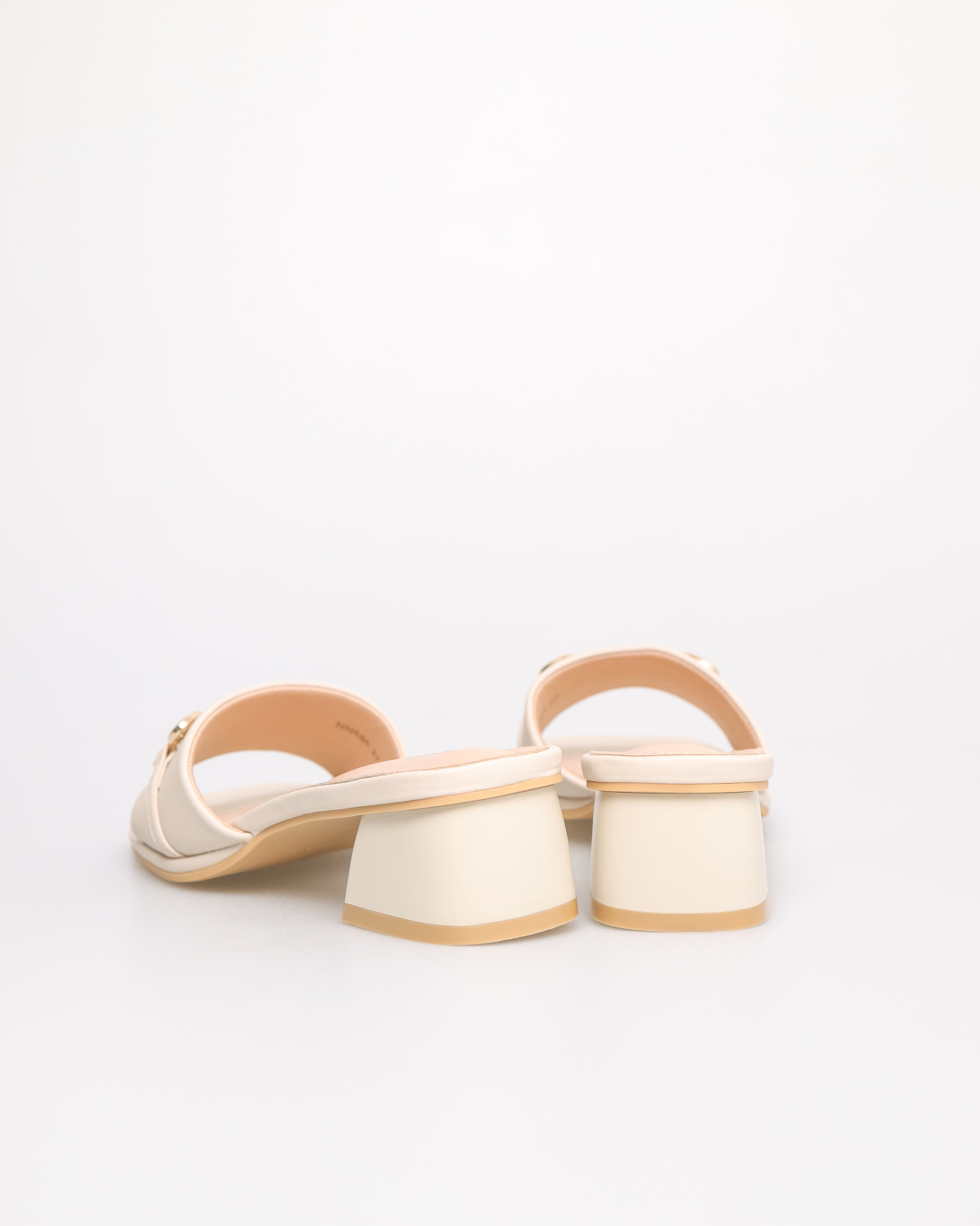 Tomaz NN484 Ladies Horsebit Sandal (Cream)