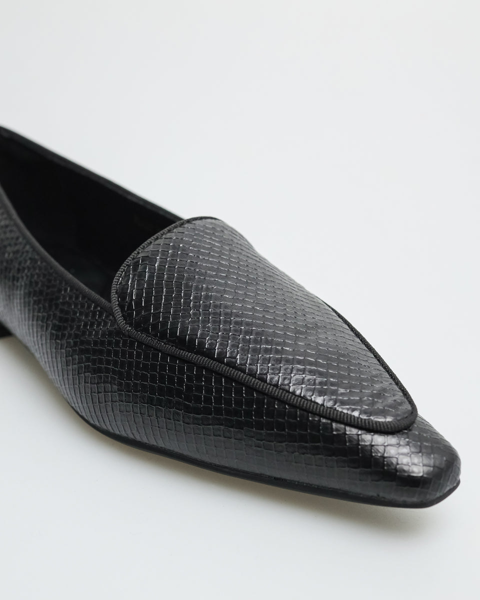 Tomaz FL021 Ladies Pointed Toe Flats (Black) – TOMAZ