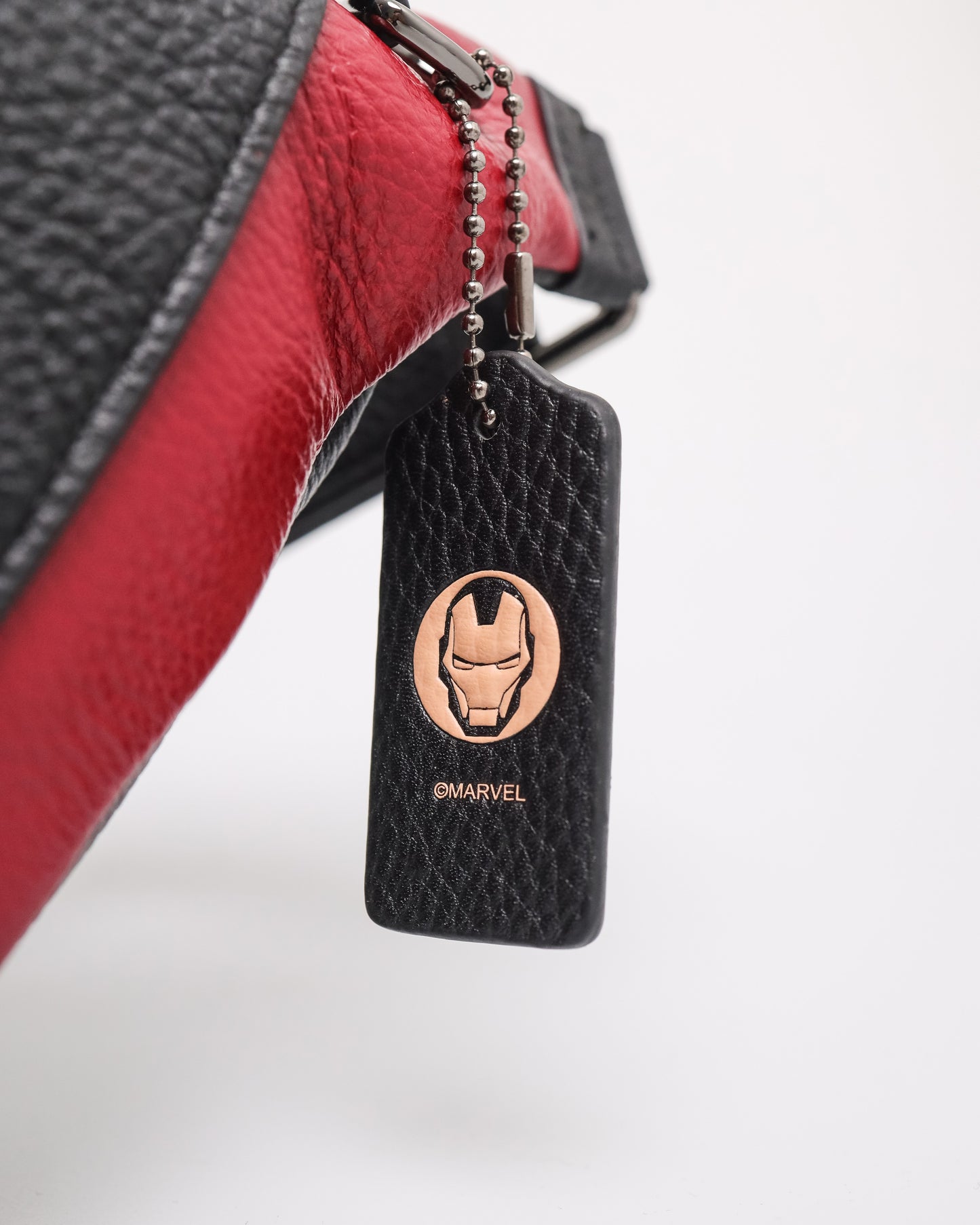 Iron Man MMB004 Men's Bag (Black/Red)